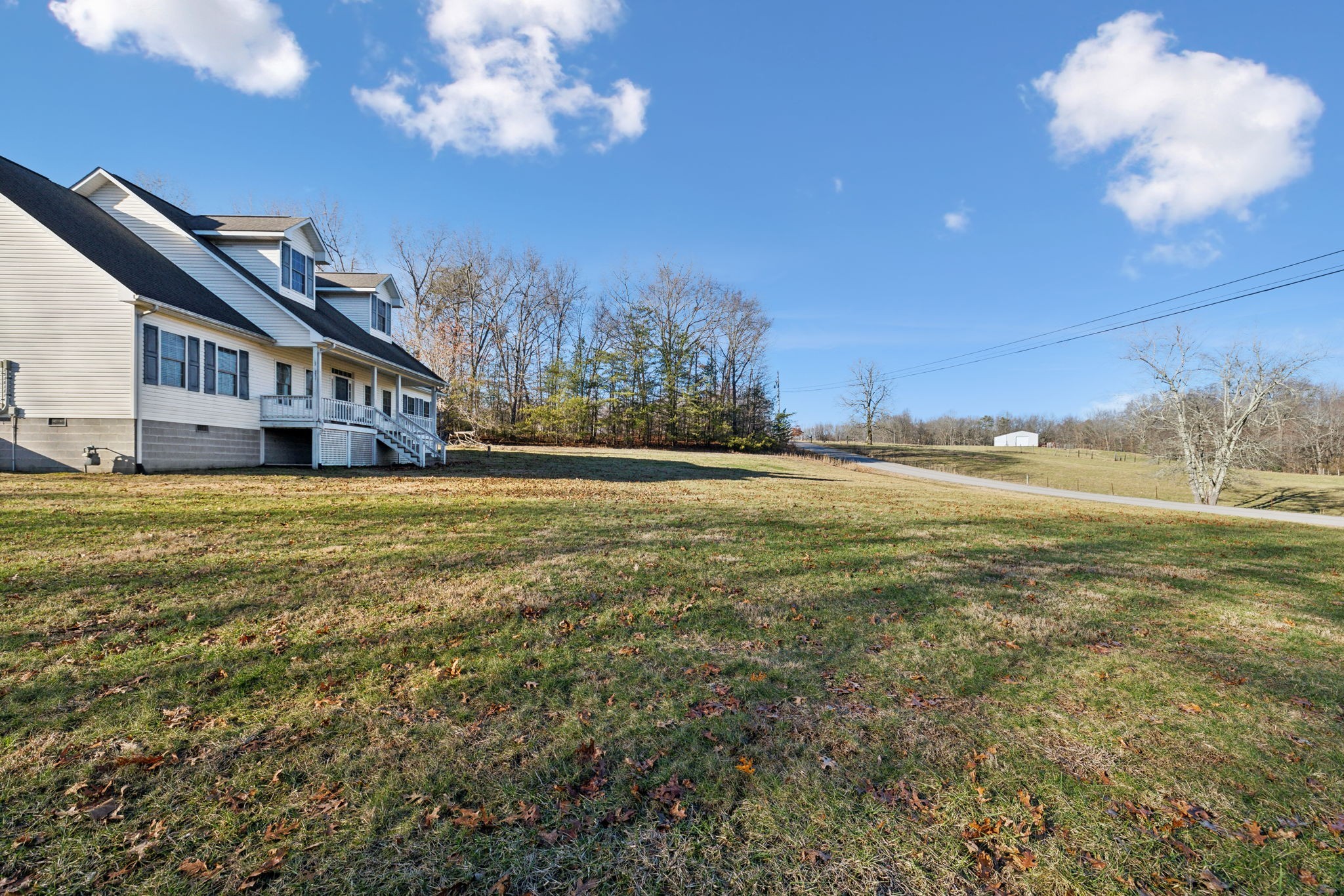 238 Laurel Rd Property Photo 4