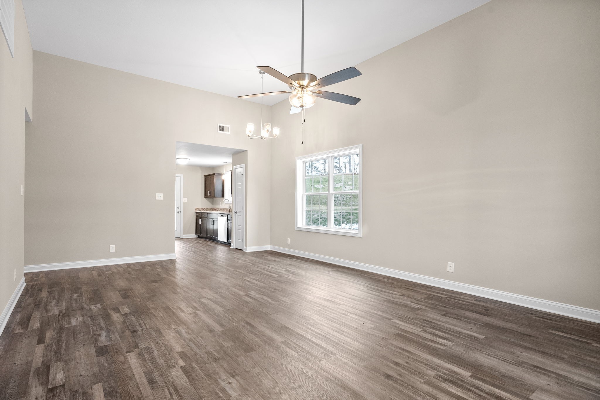 1209 Cardinal Creek Dr Property Photo 5