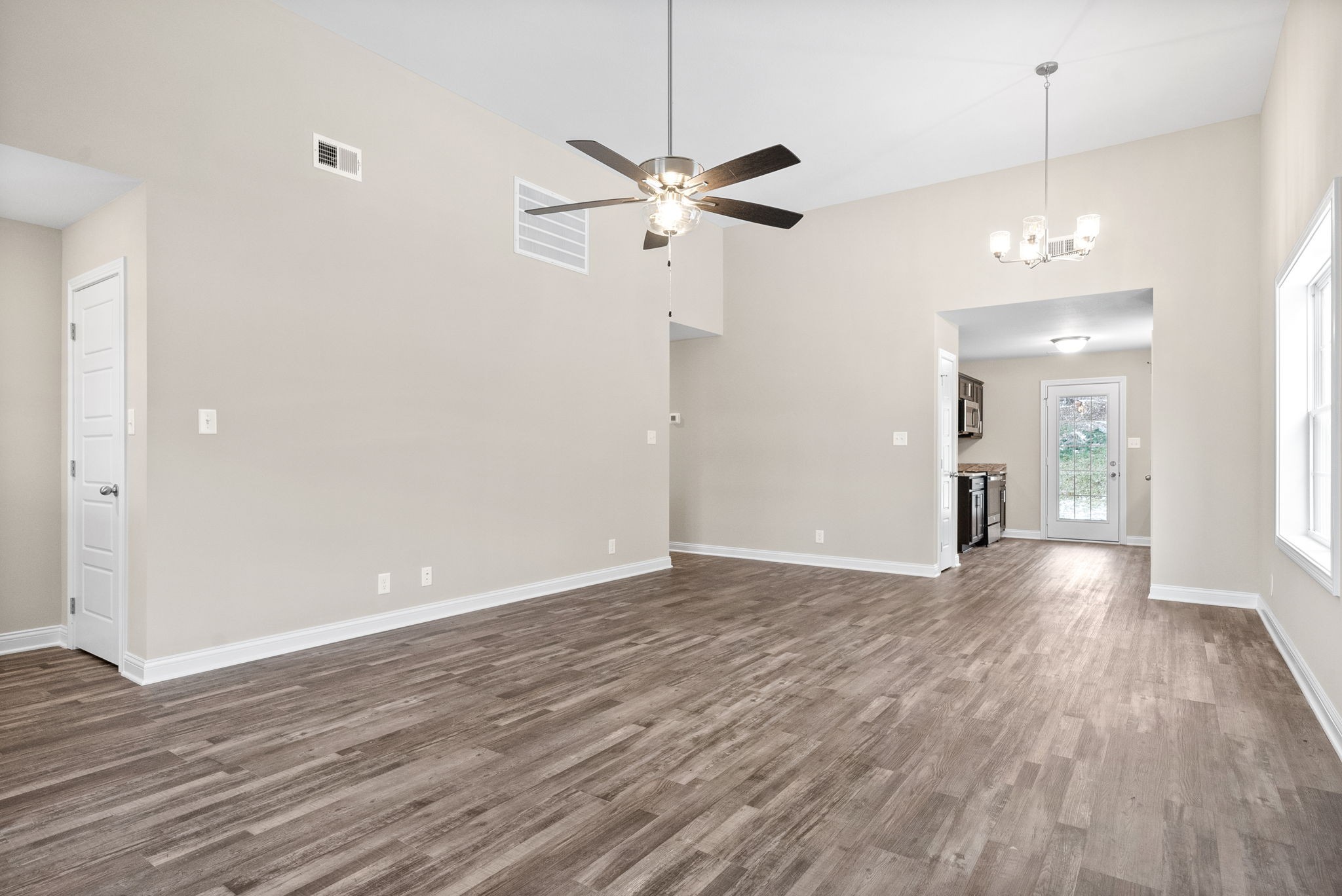 1209 Cardinal Creek Dr Property Photo 6