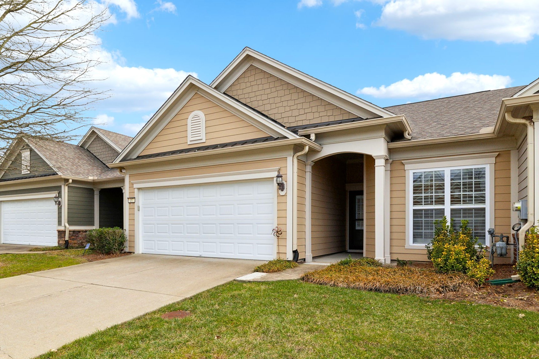 157 Old Towne Dr Property Photo 1