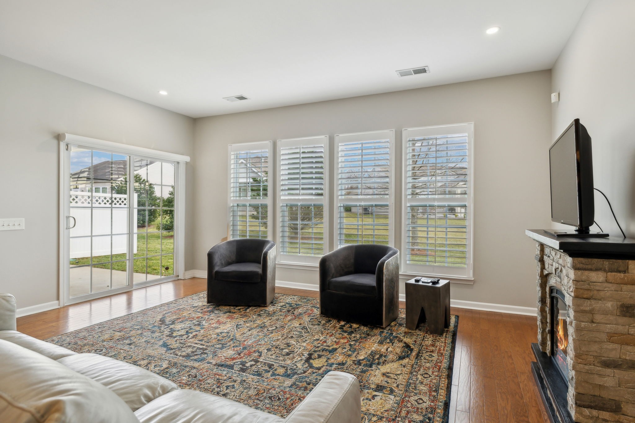 157 Old Towne Dr Property Photo 11