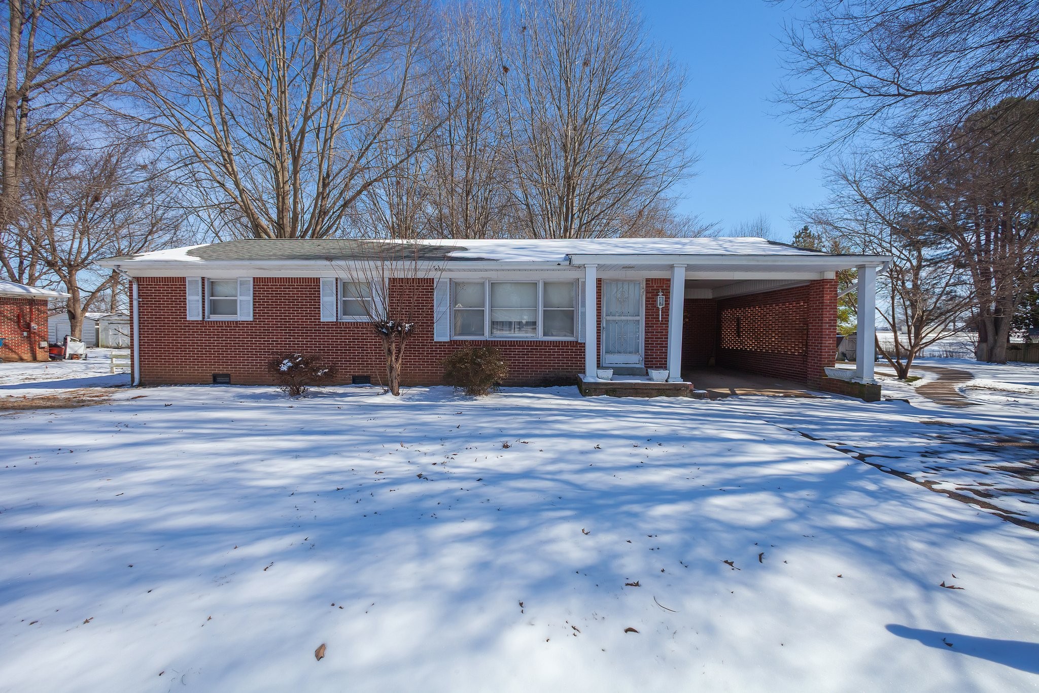 38001 Real Estate Listings Main Image