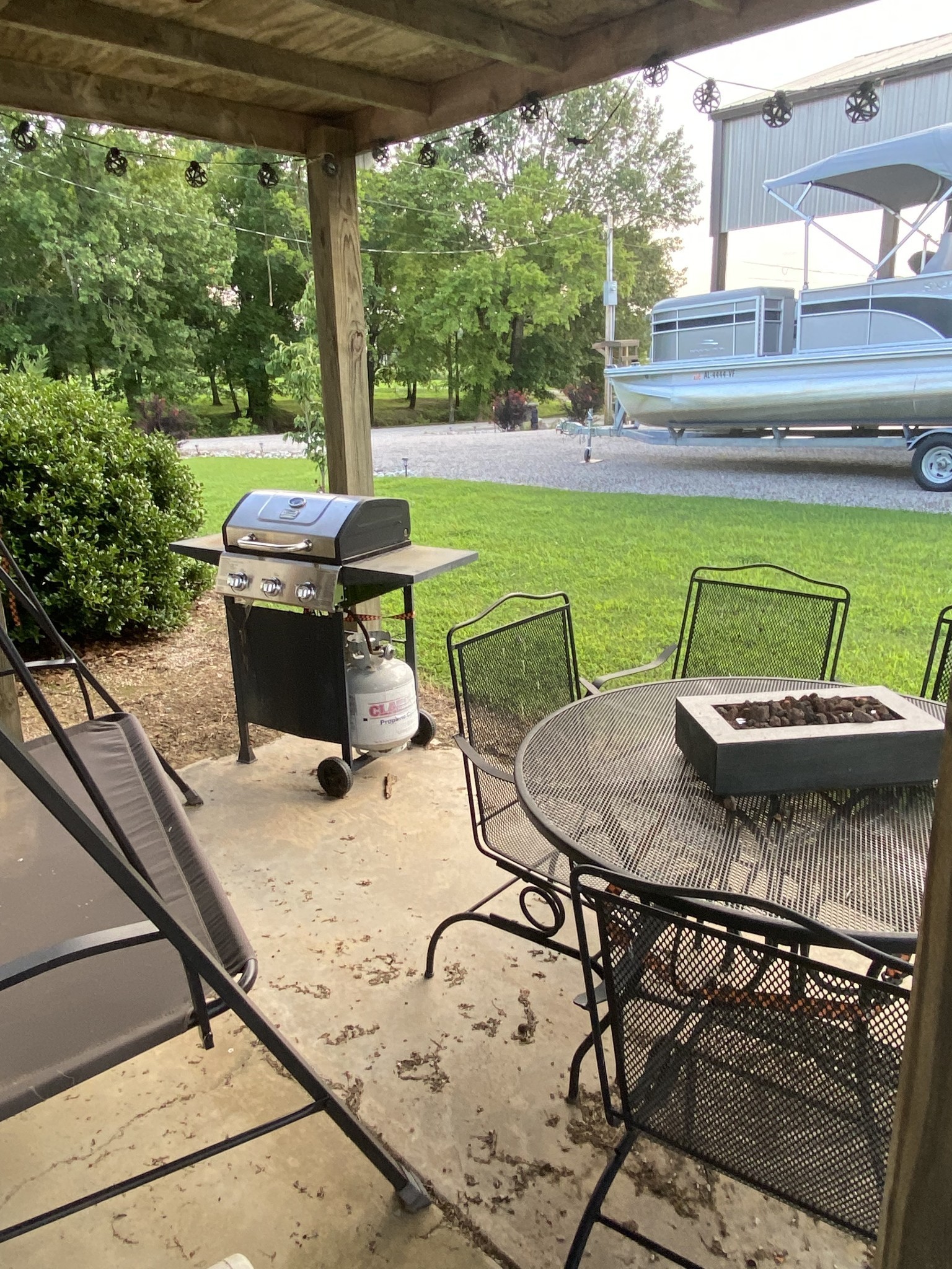 831 River Front Dr Property Photo 22