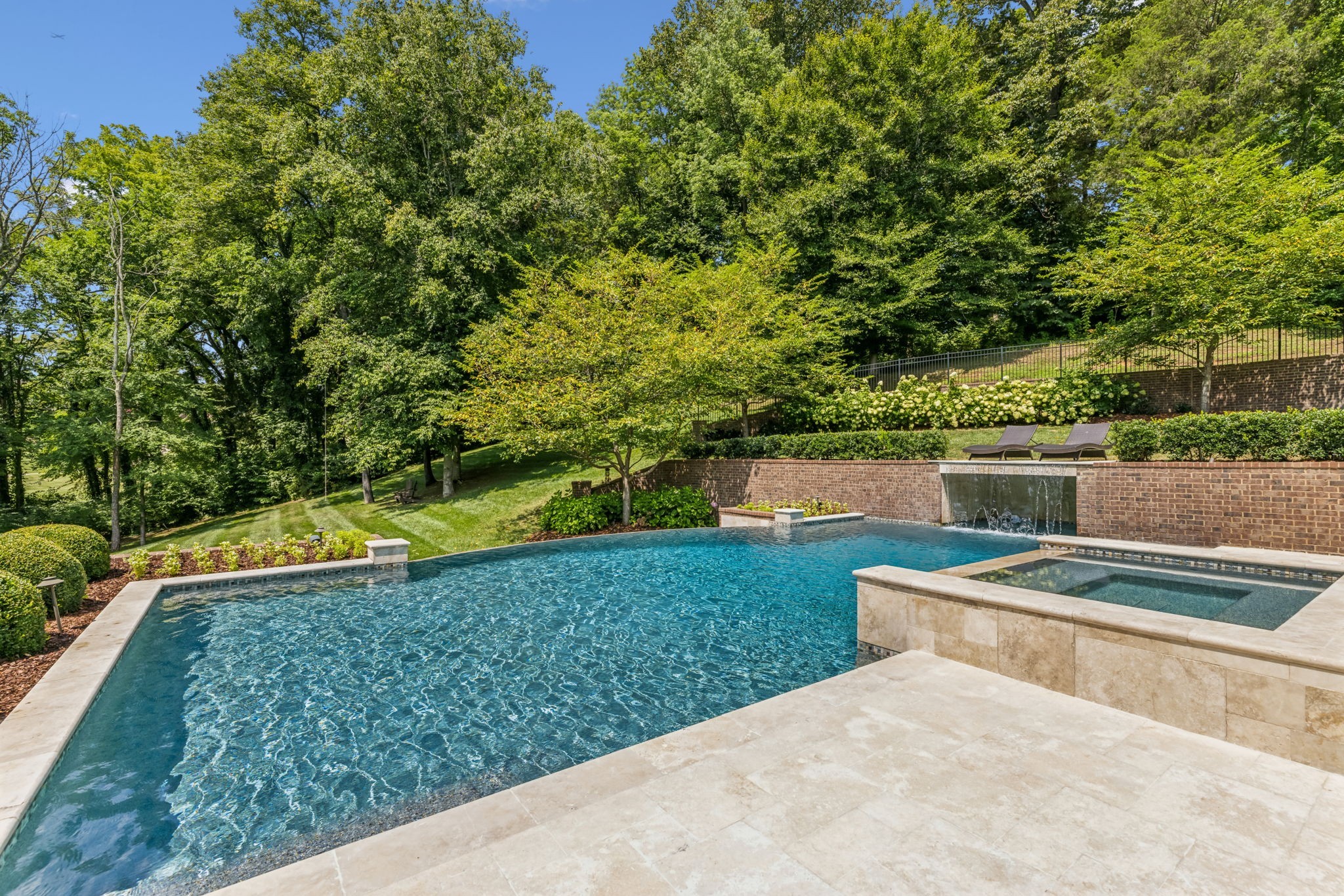 12 Camel Back Ct Property Photo 2