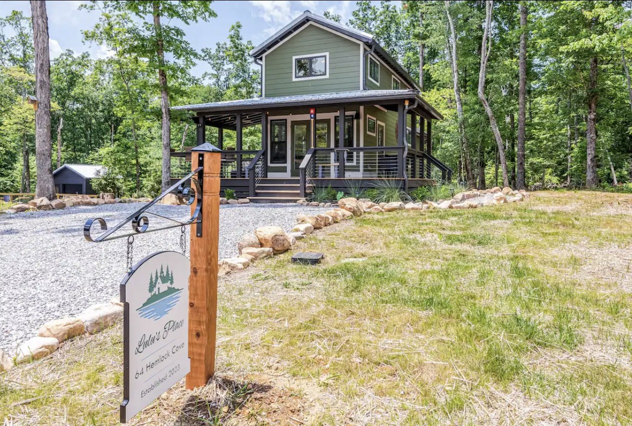 64 Hemlock Cv Property Photo 1