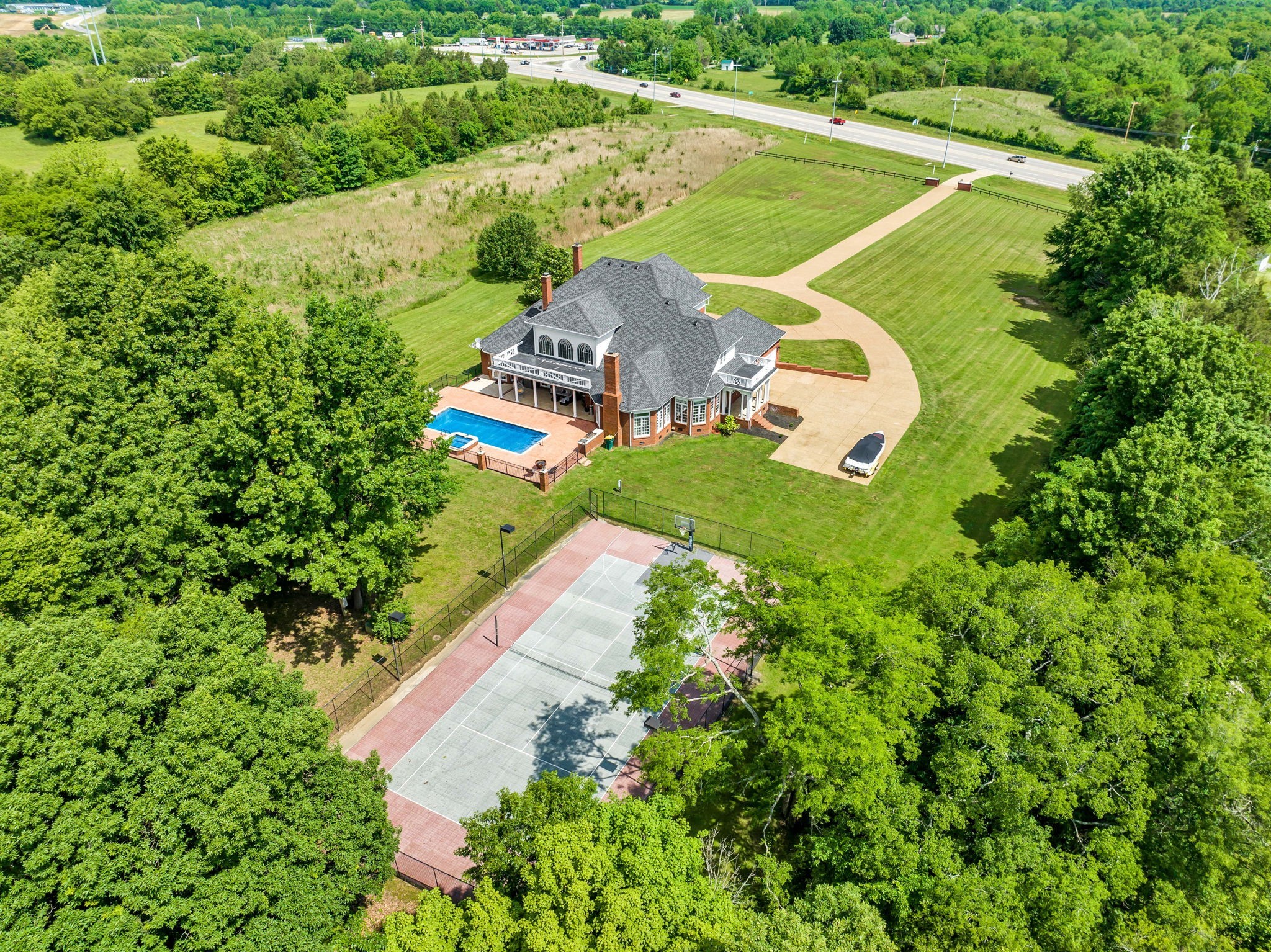 1465 New Columbia Hwy Property Photo 3