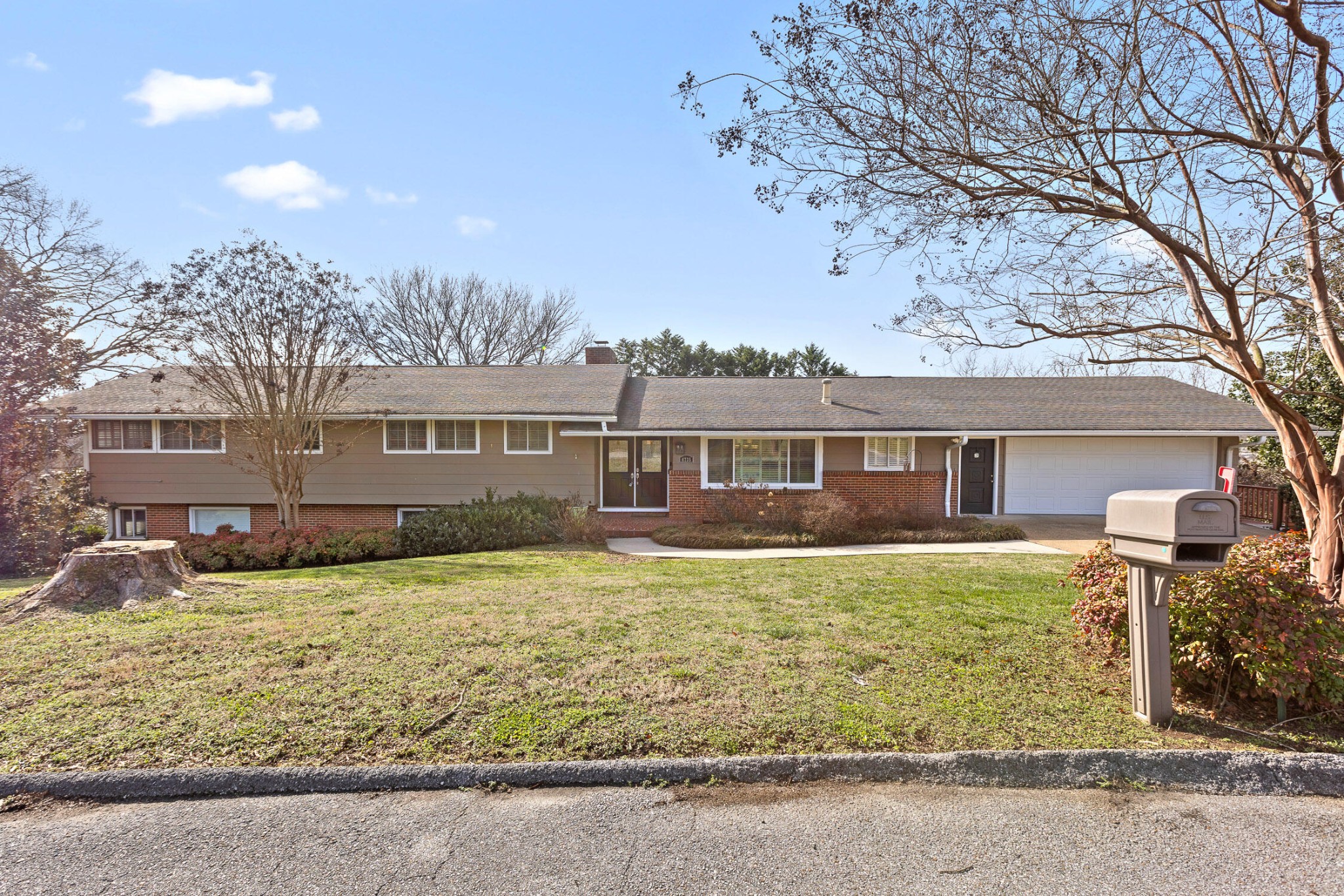 4735 Lake Hills Circle Property Photo 1