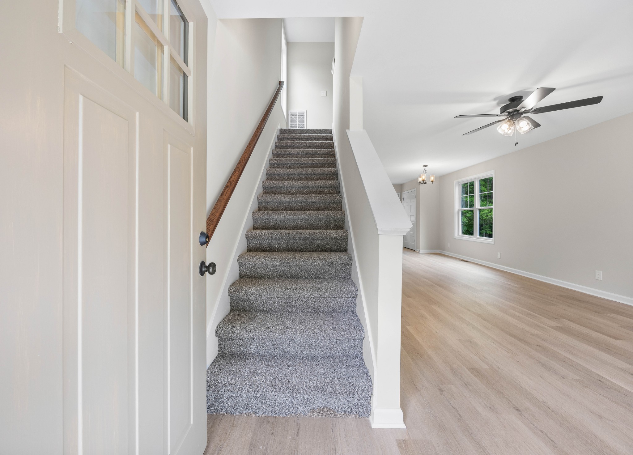 166 Oak St Property Photo 8