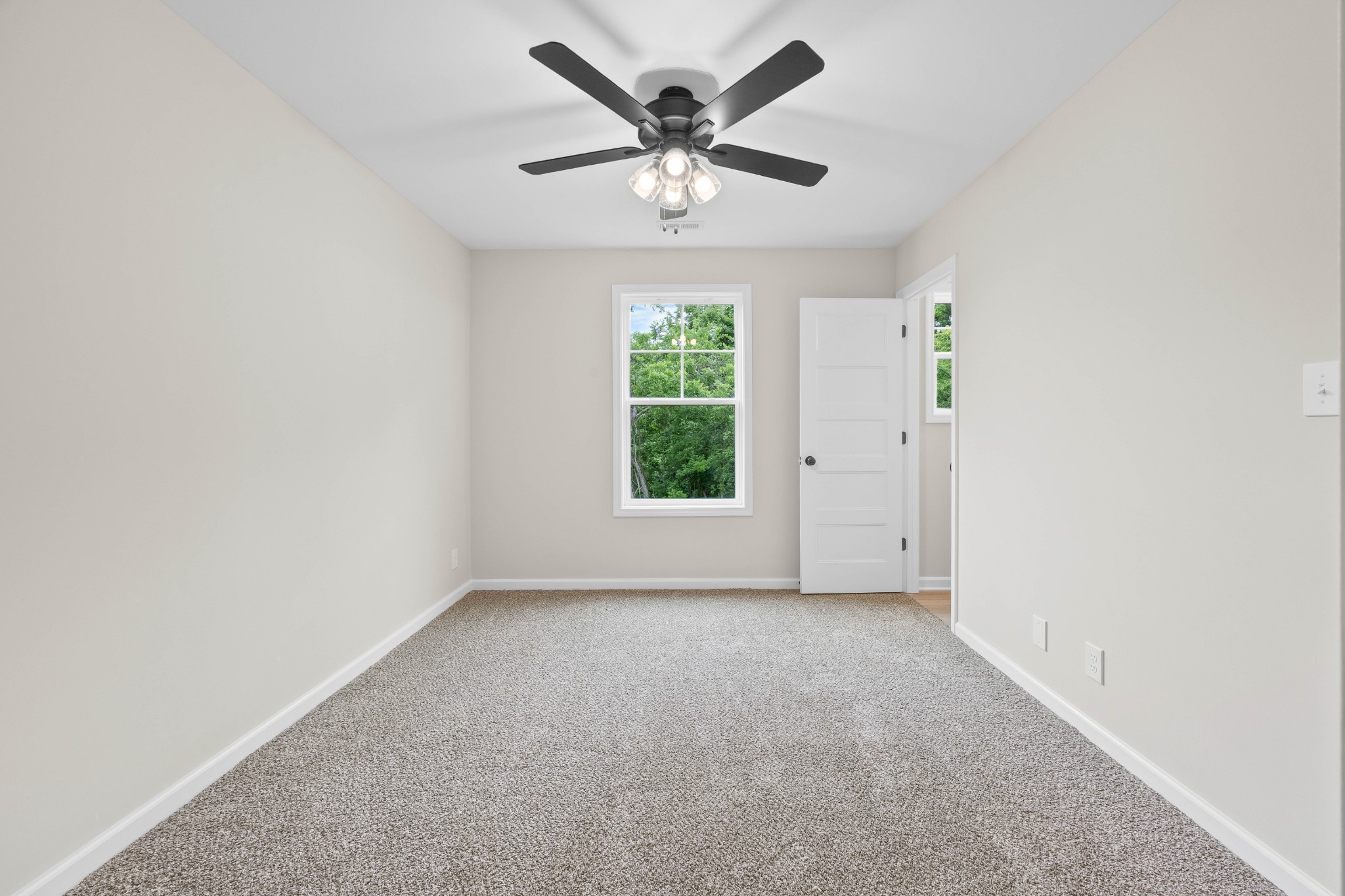 166 Oak St Property Photo 21