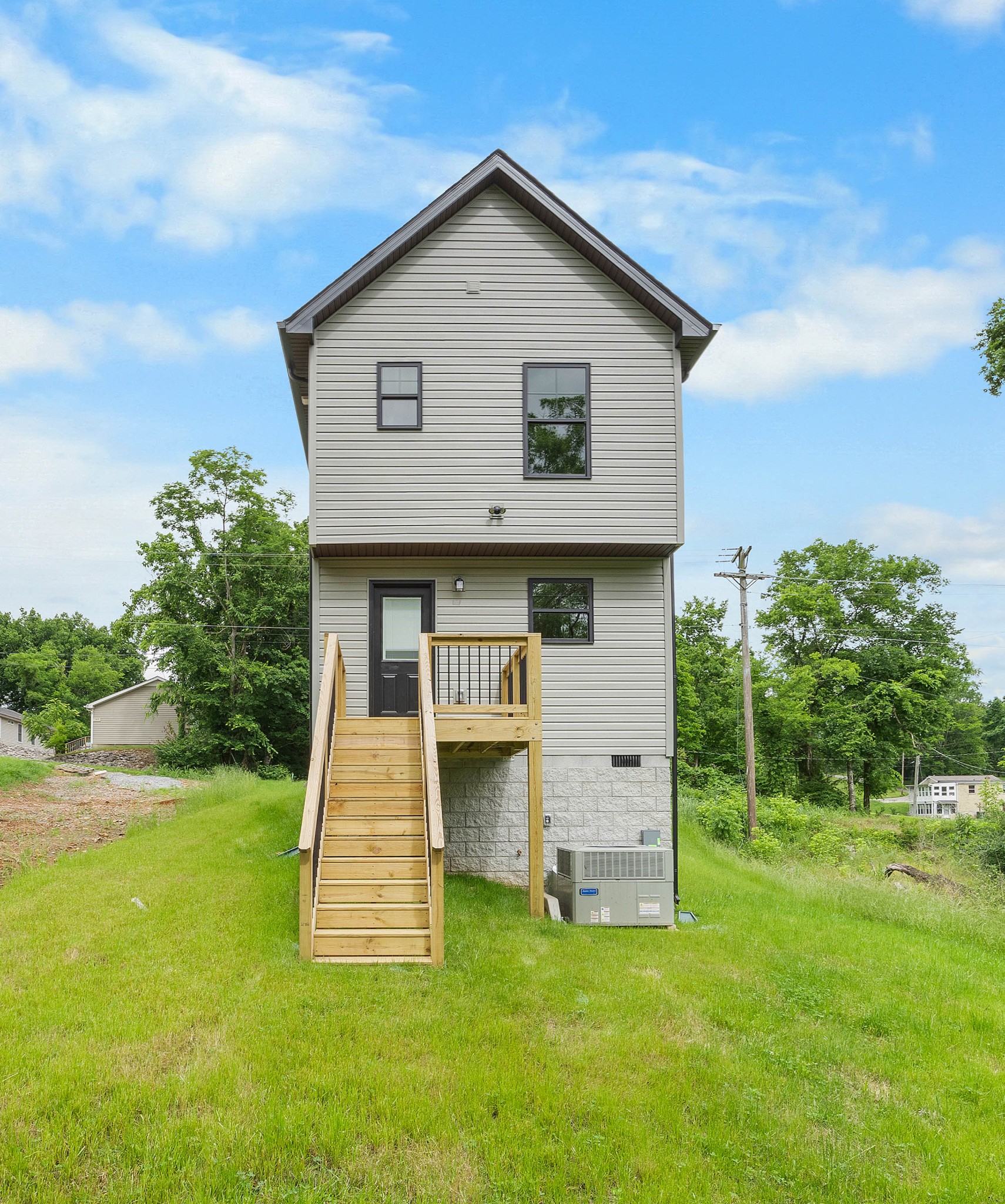 166 Oak St Property Photo 26