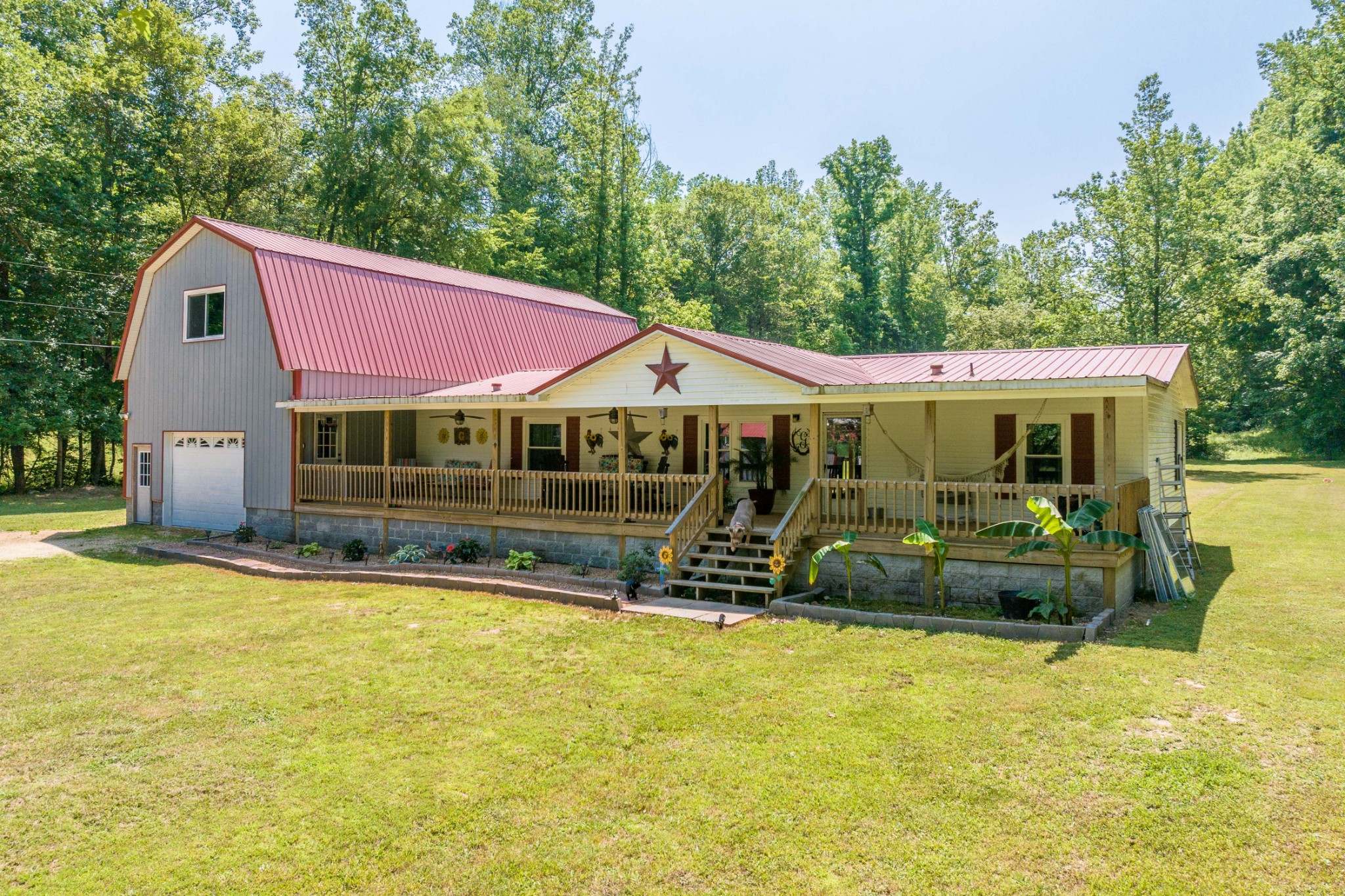 115 Pinewood Rd Property Photo 2