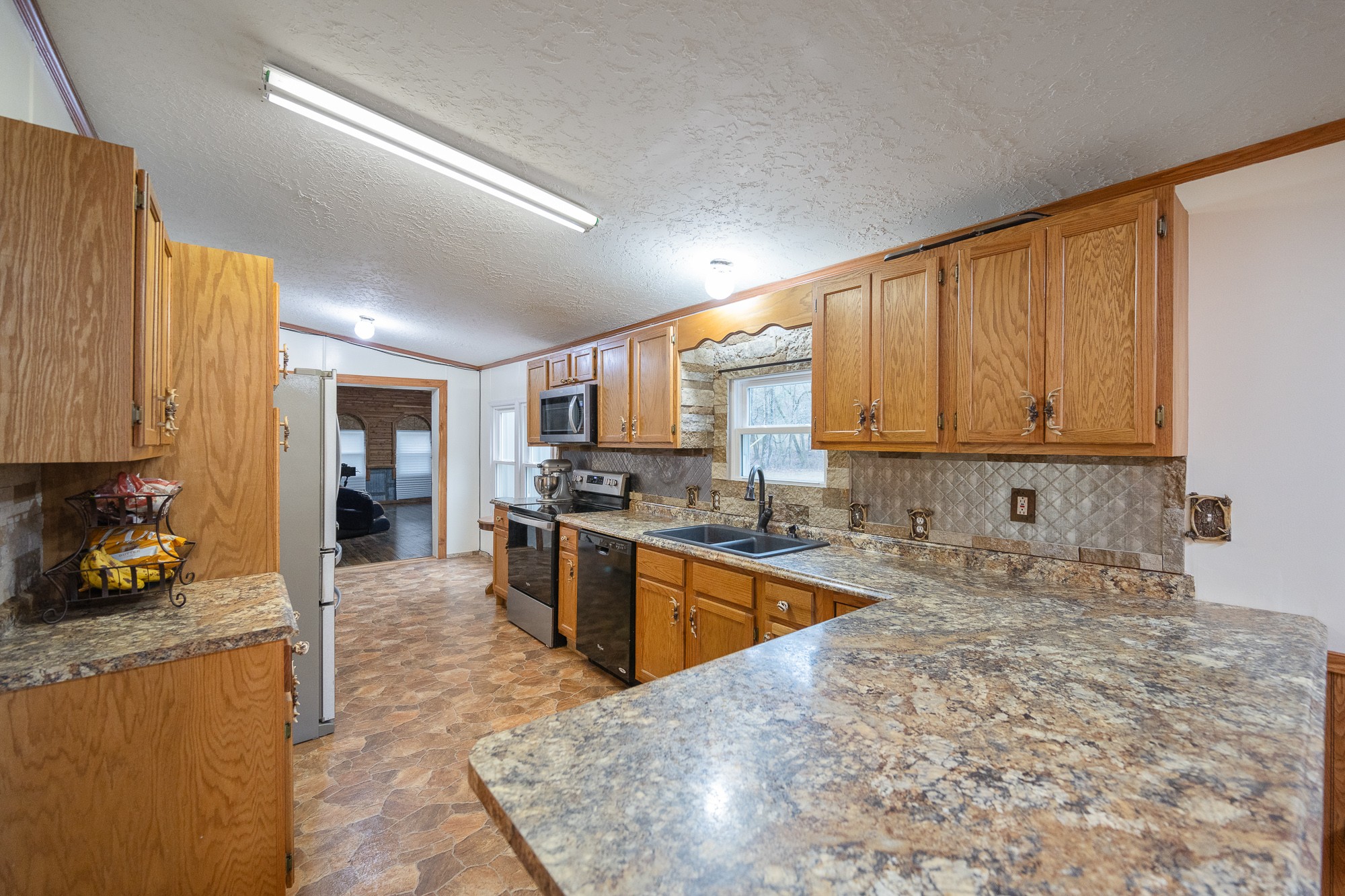 115 Pinewood Rd Property Photo 6