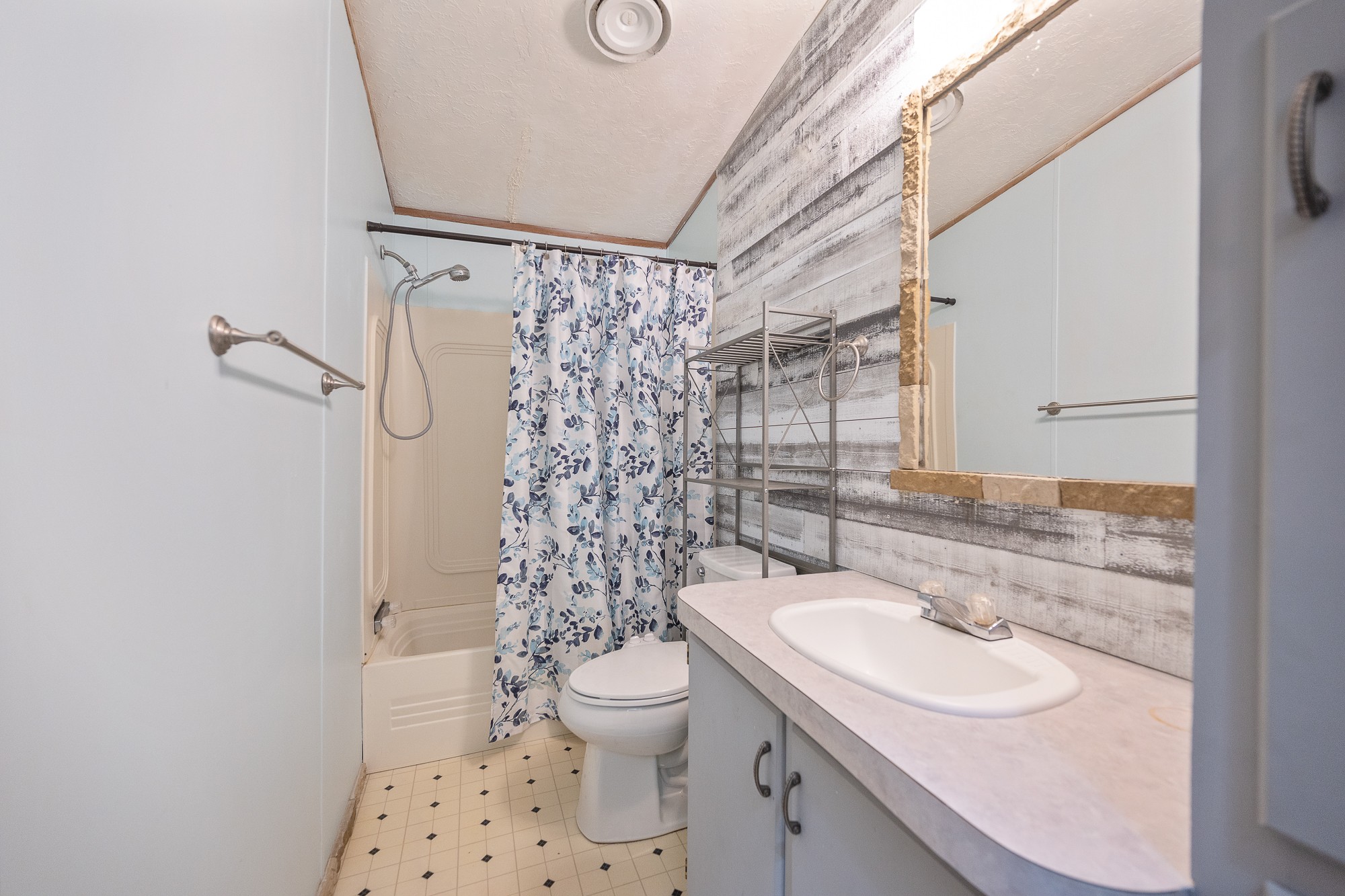 115 Pinewood Rd Property Photo 21