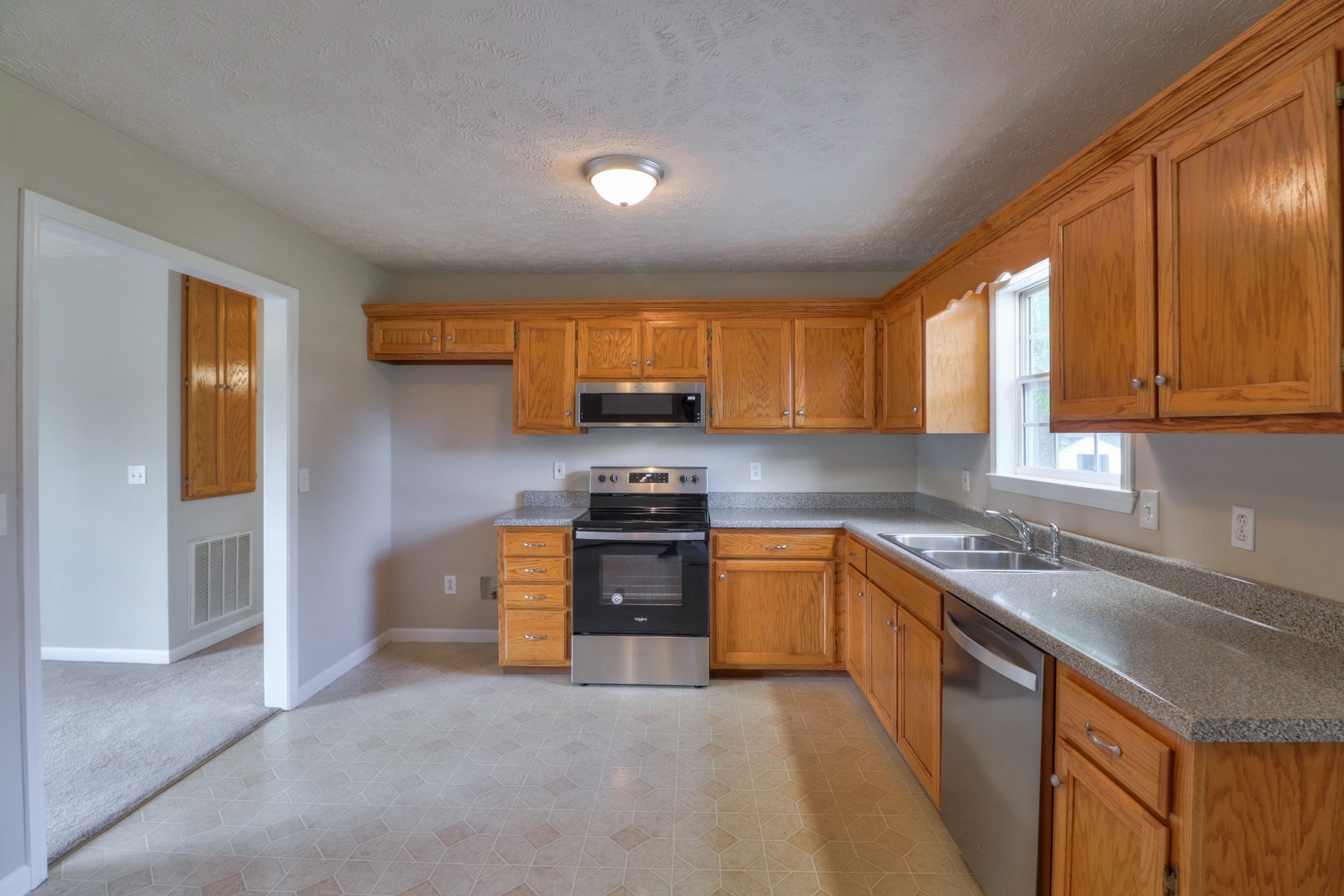 117 Kingwood Avenue Property Photo 2