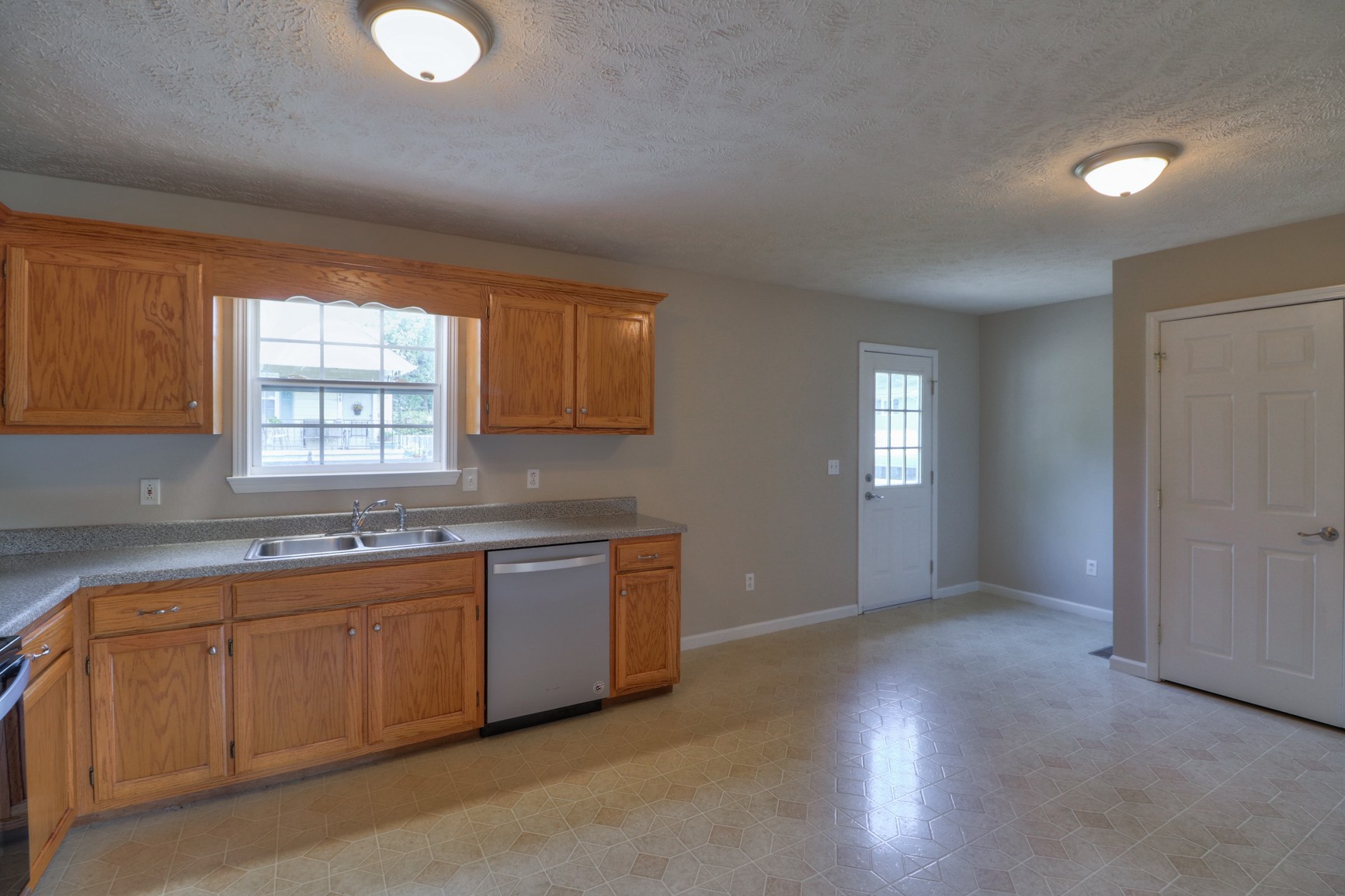 117 Kingwood Avenue Property Photo 3