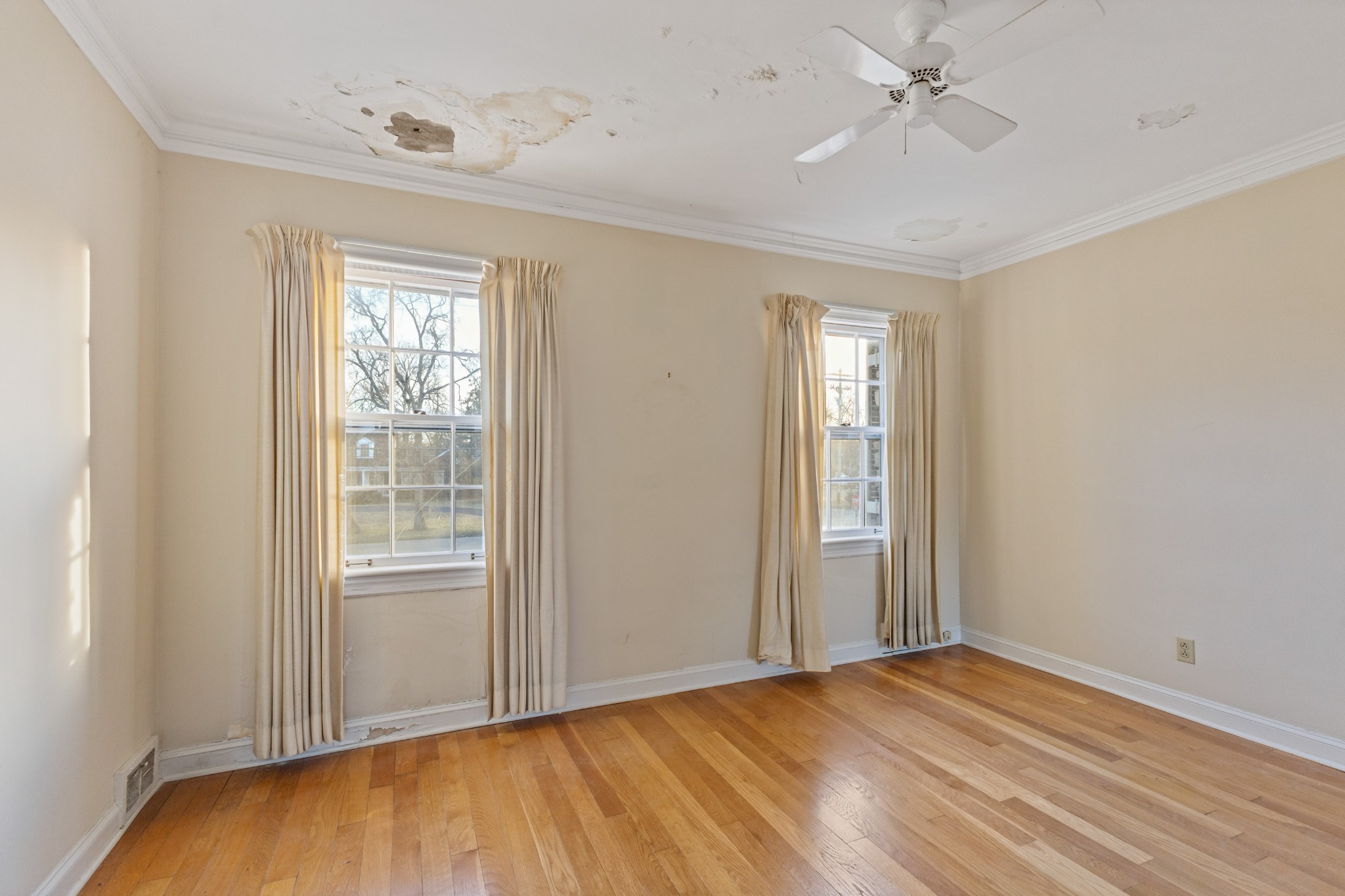 519 W Spring St Property Photo 39
