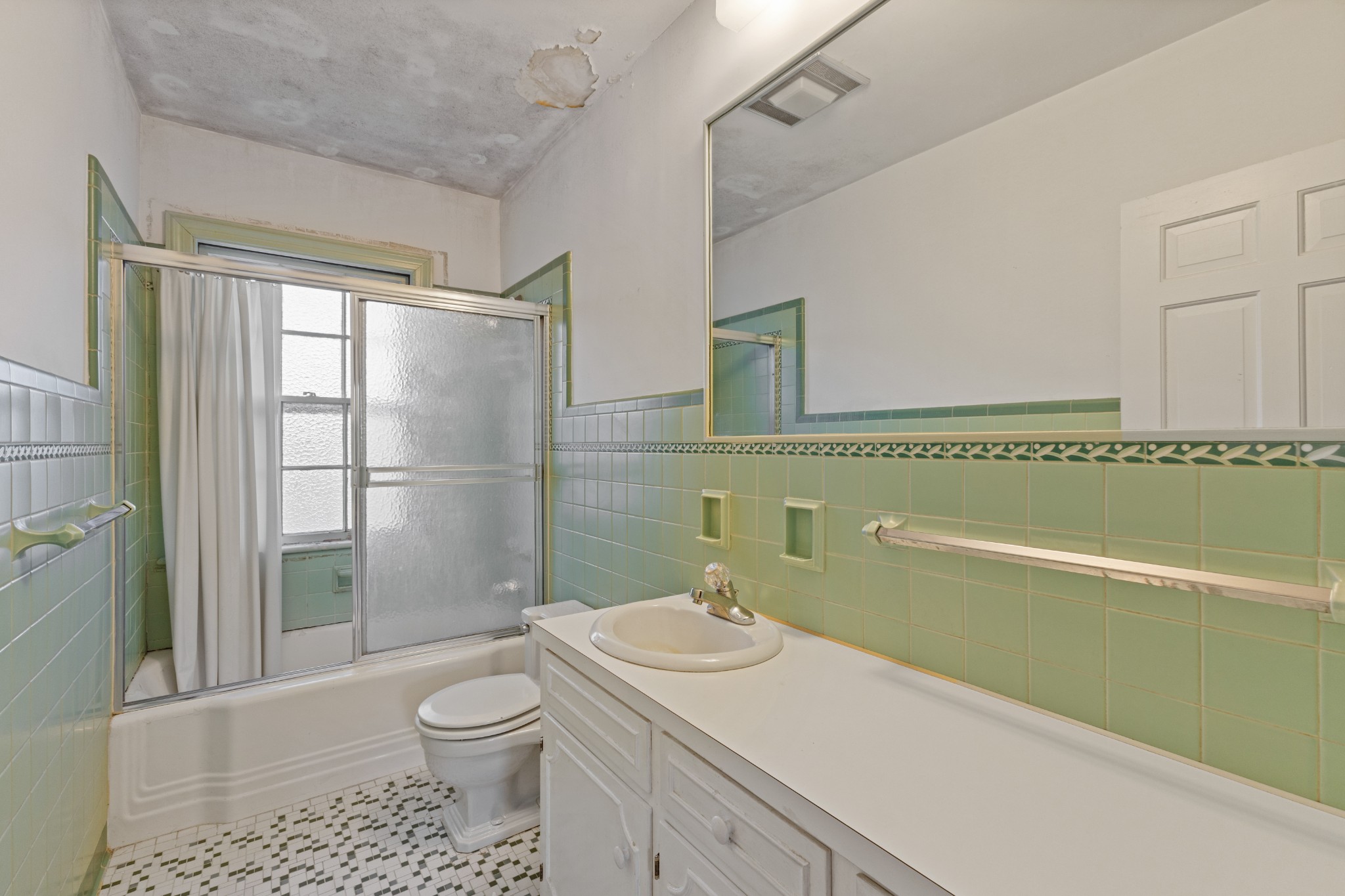519 W Spring St Property Photo 41