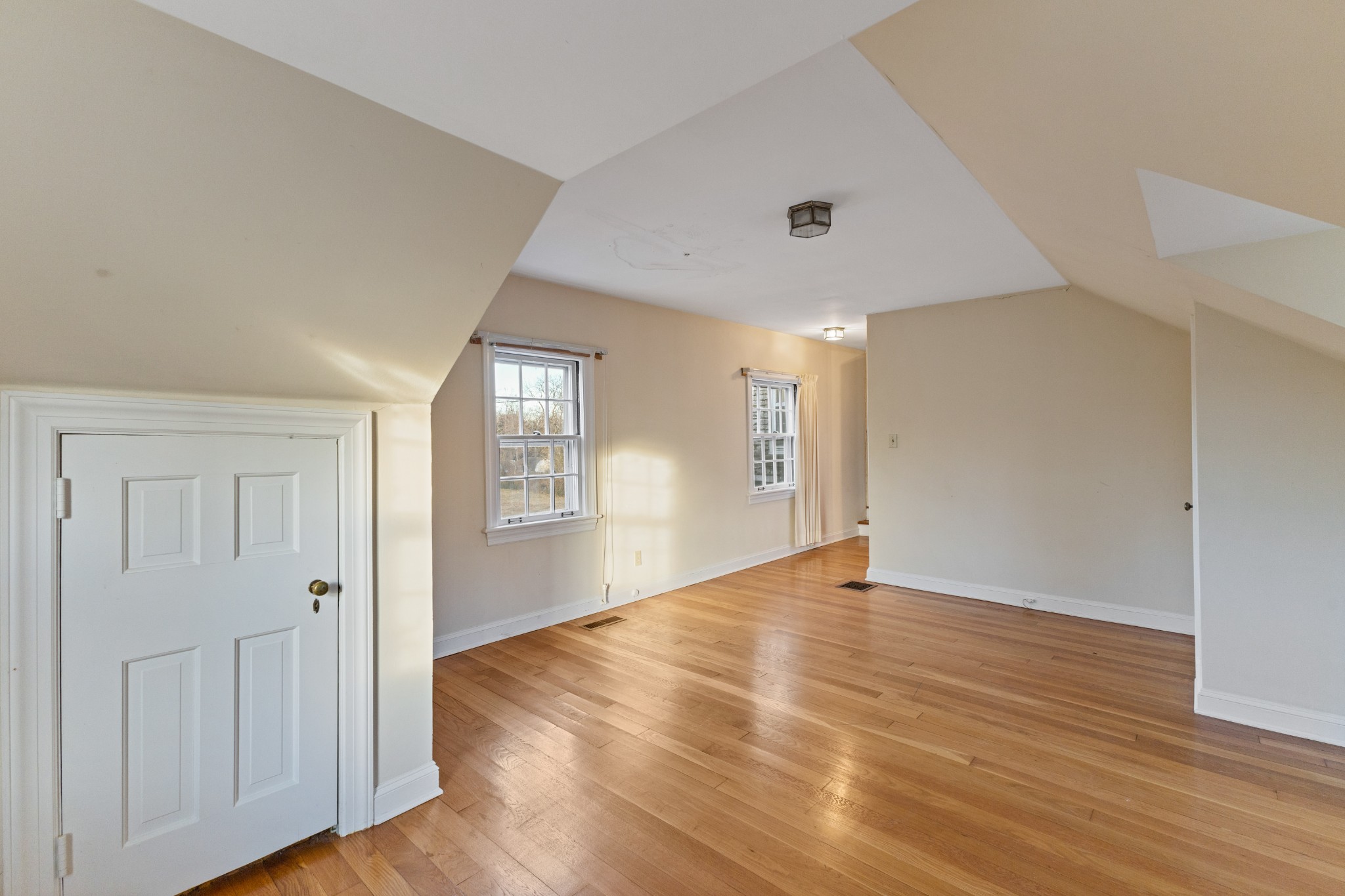 519 W Spring St Property Photo 43
