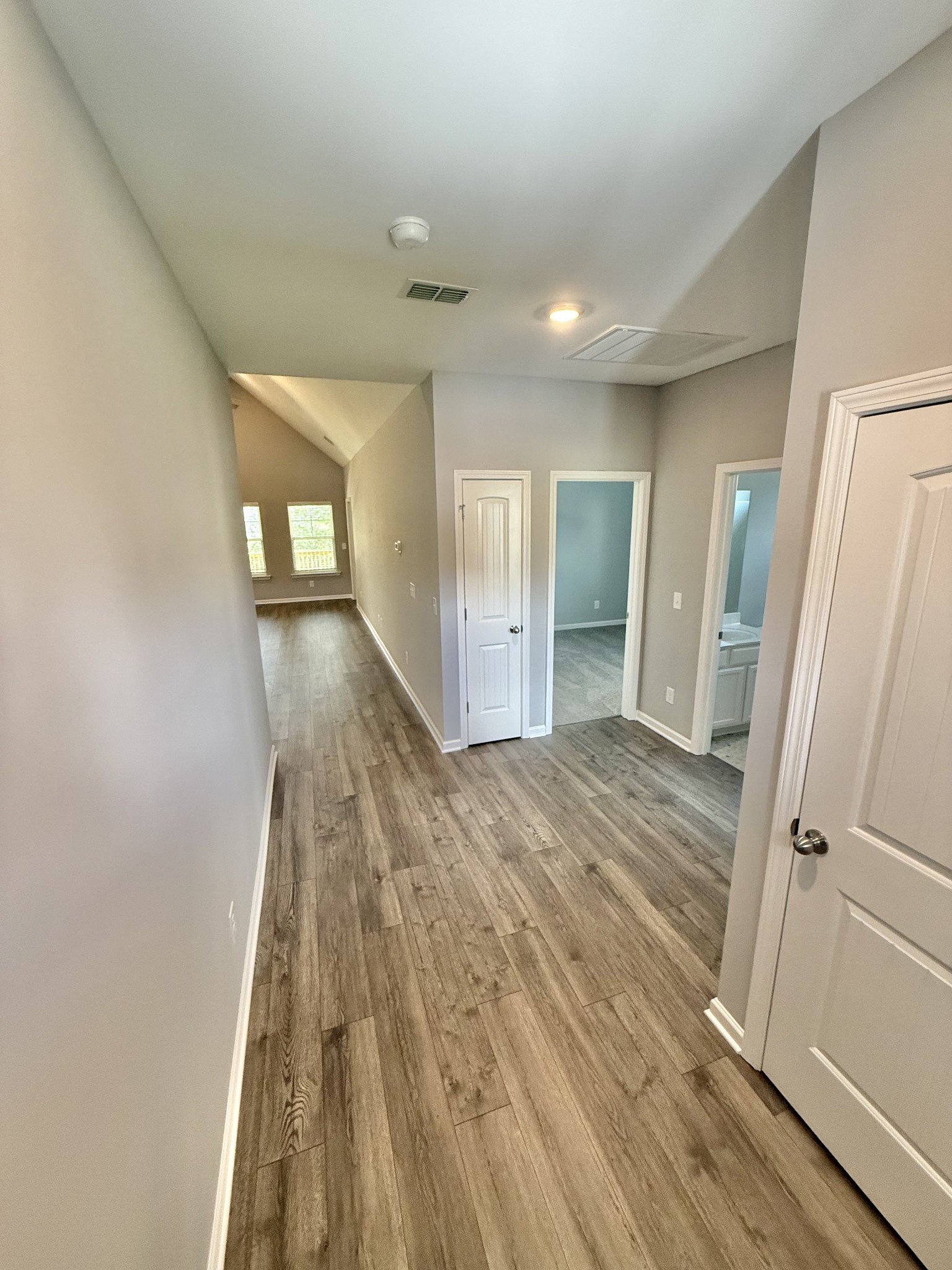 26 Country Circle Property Photo 3