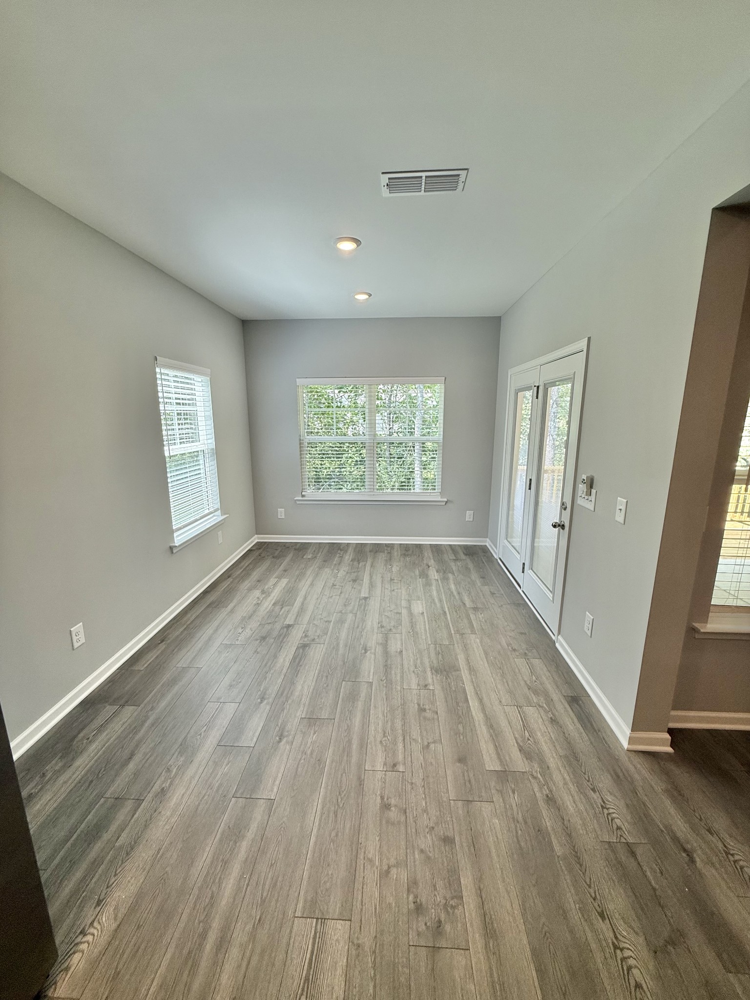 26 Country Circle Property Photo 5