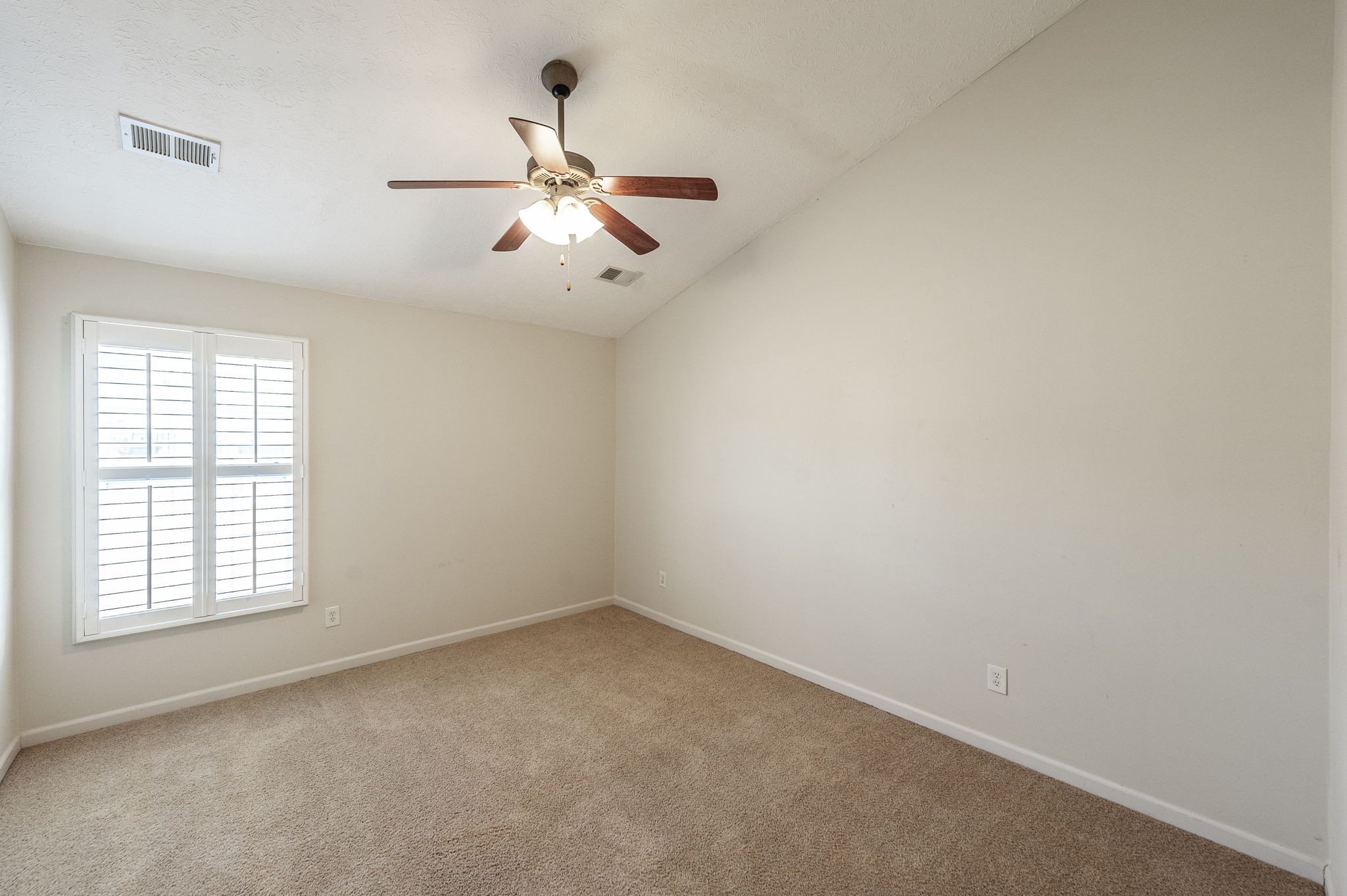 395 Devon Chase Hl Property Photo 11
