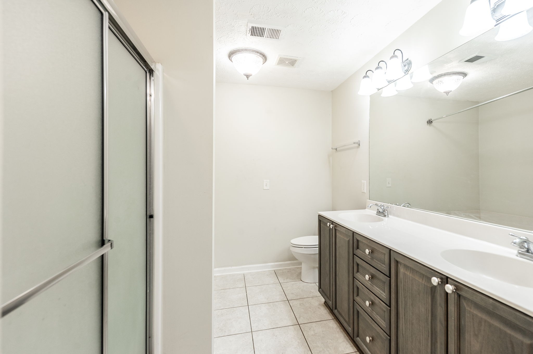395 Devon Chase Hl Property Photo 13