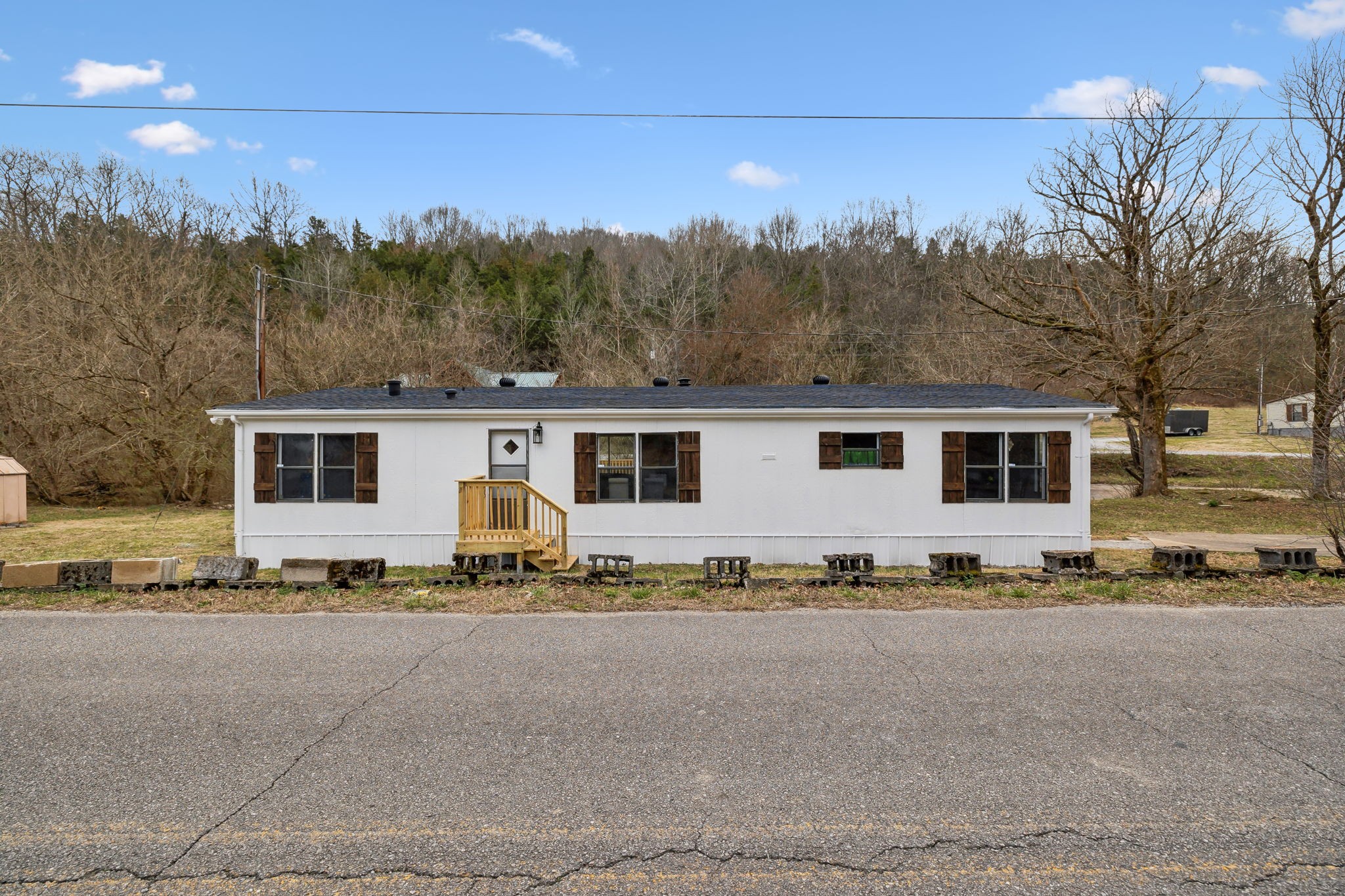 275 Hogans Creek Rd Property Photo