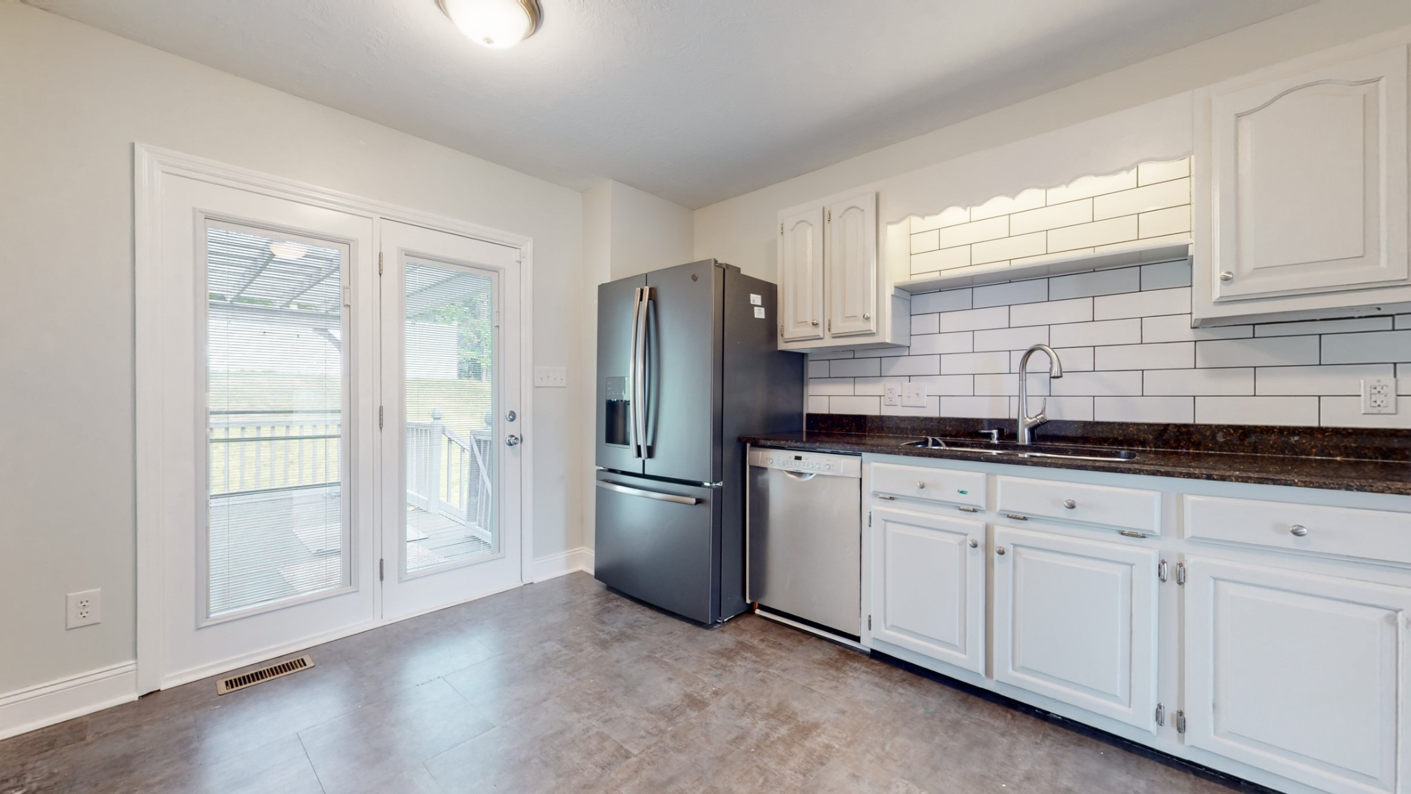 1504 Potter Dr Property Photo 16