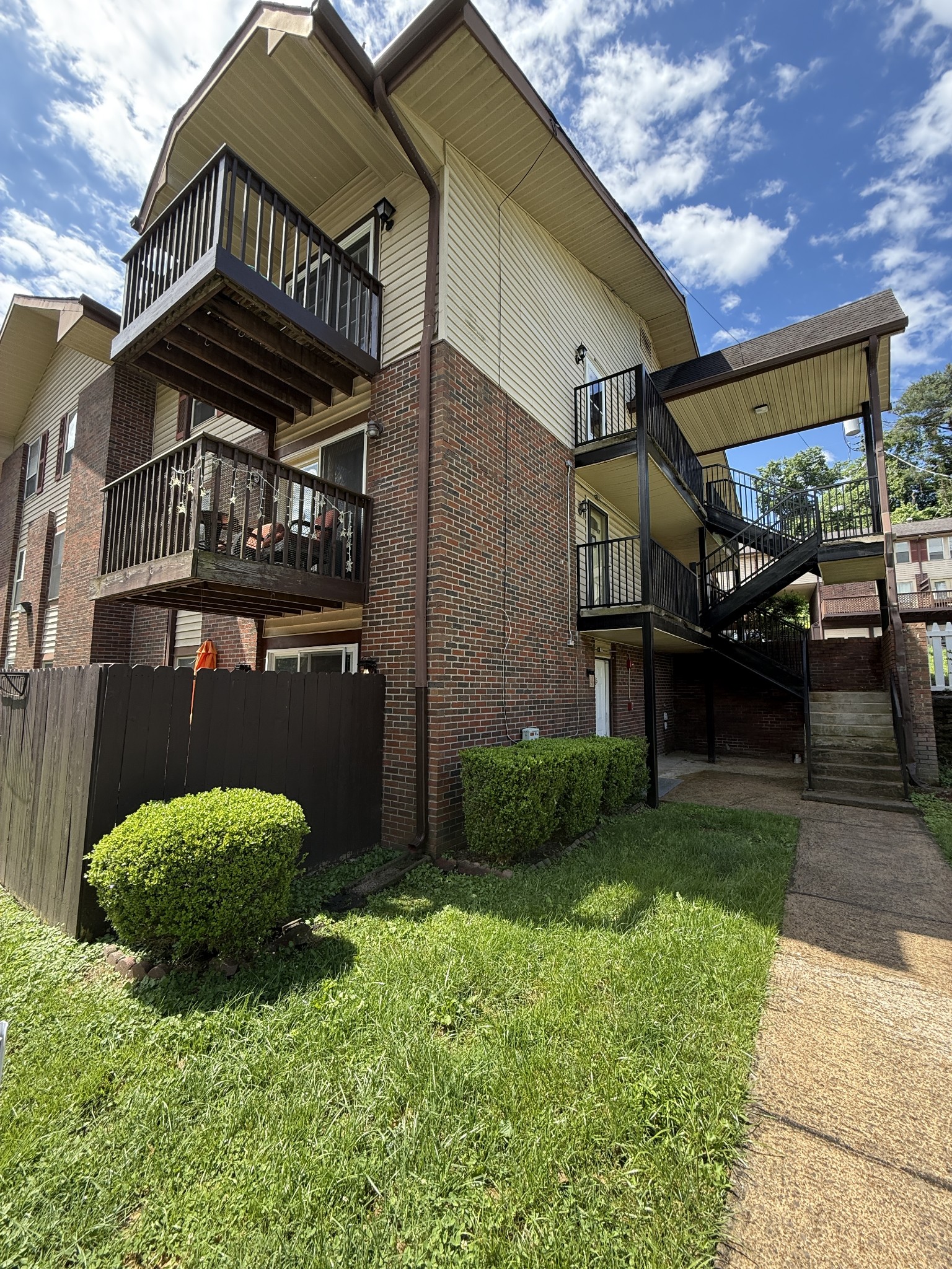 500 Paragon Mills Rd Property Photo 1