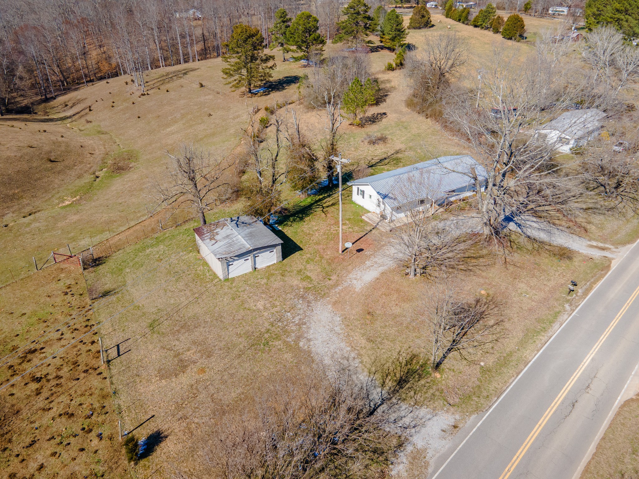 1538 Fall River Rd Property Photo