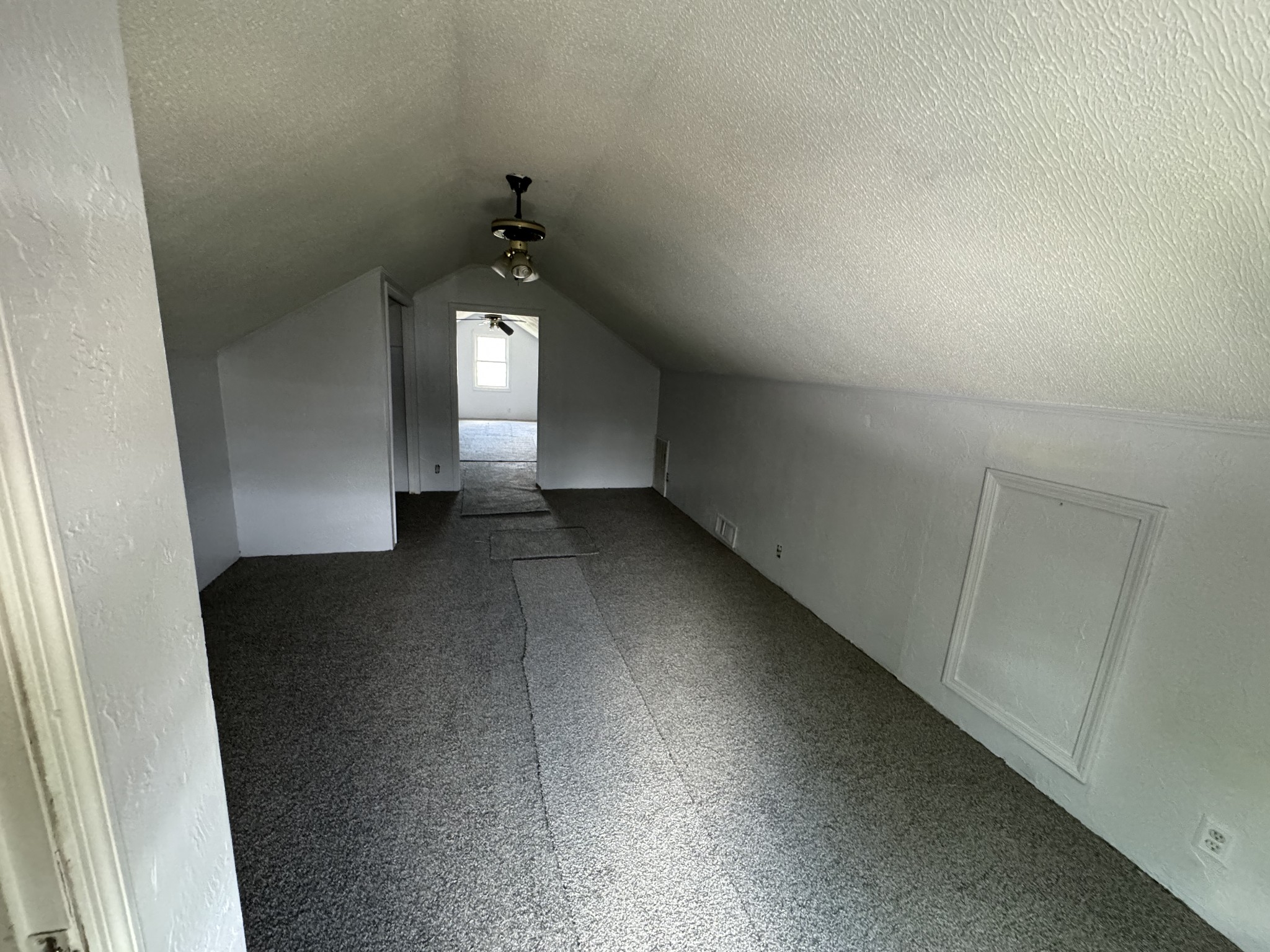 612 W Main St Property Photo 20