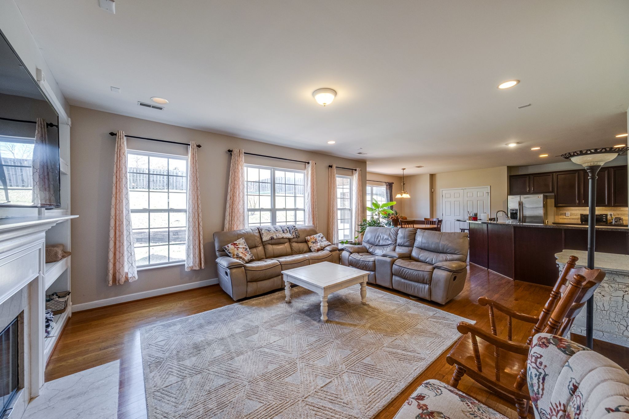 2009 Field Farm Ct Property Photo 8