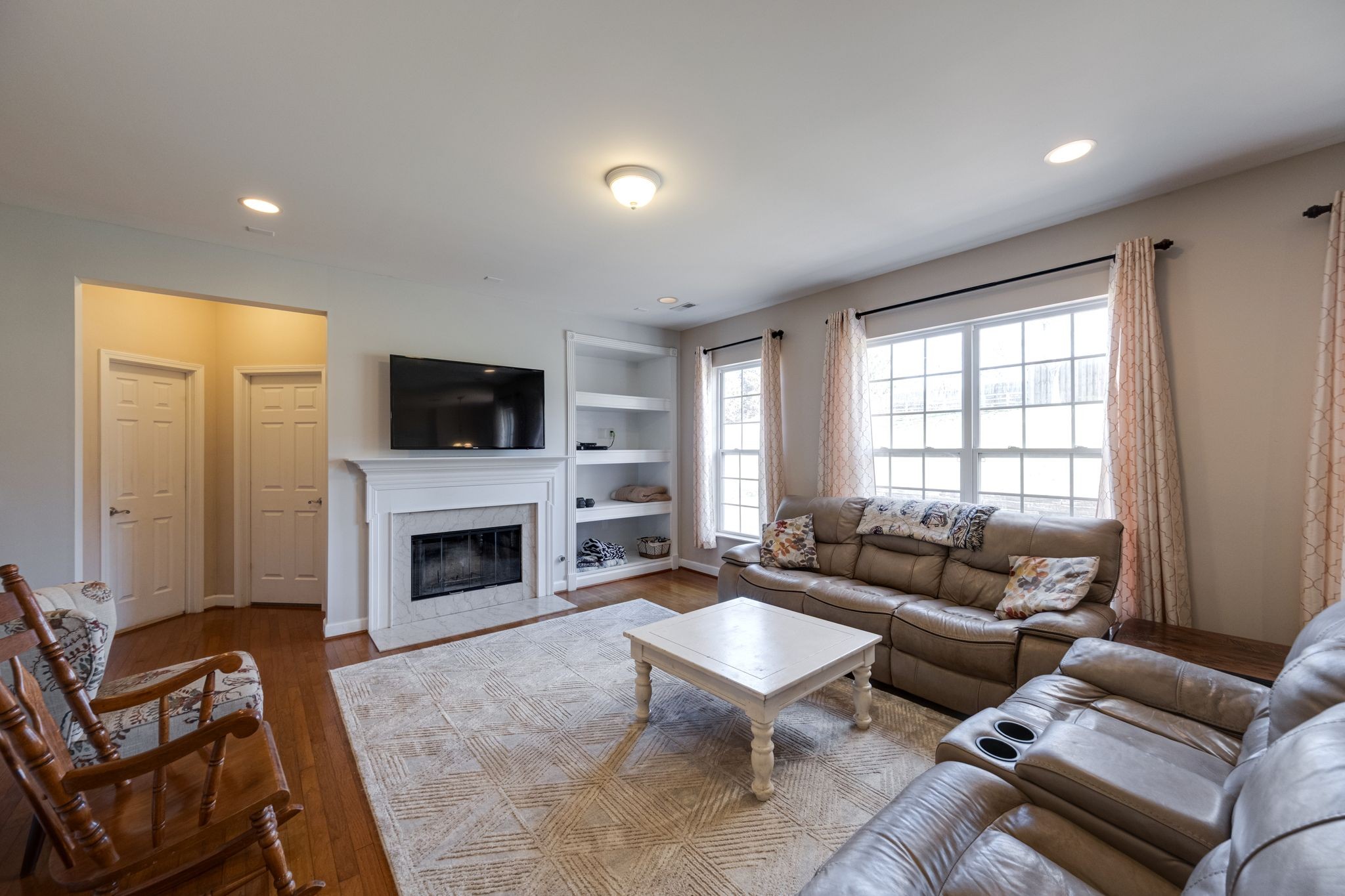 2009 Field Farm Ct Property Photo 9