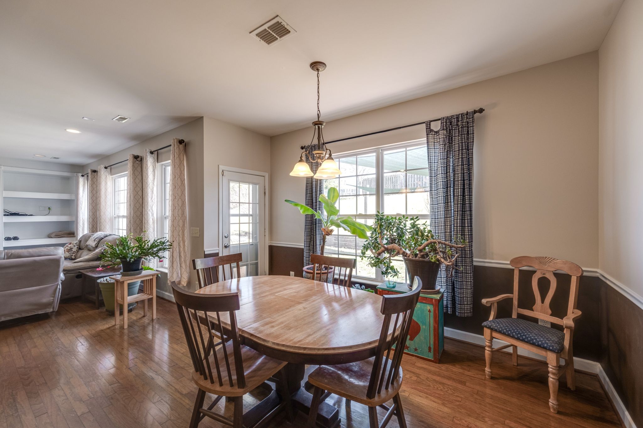 2009 Field Farm Ct Property Photo 17