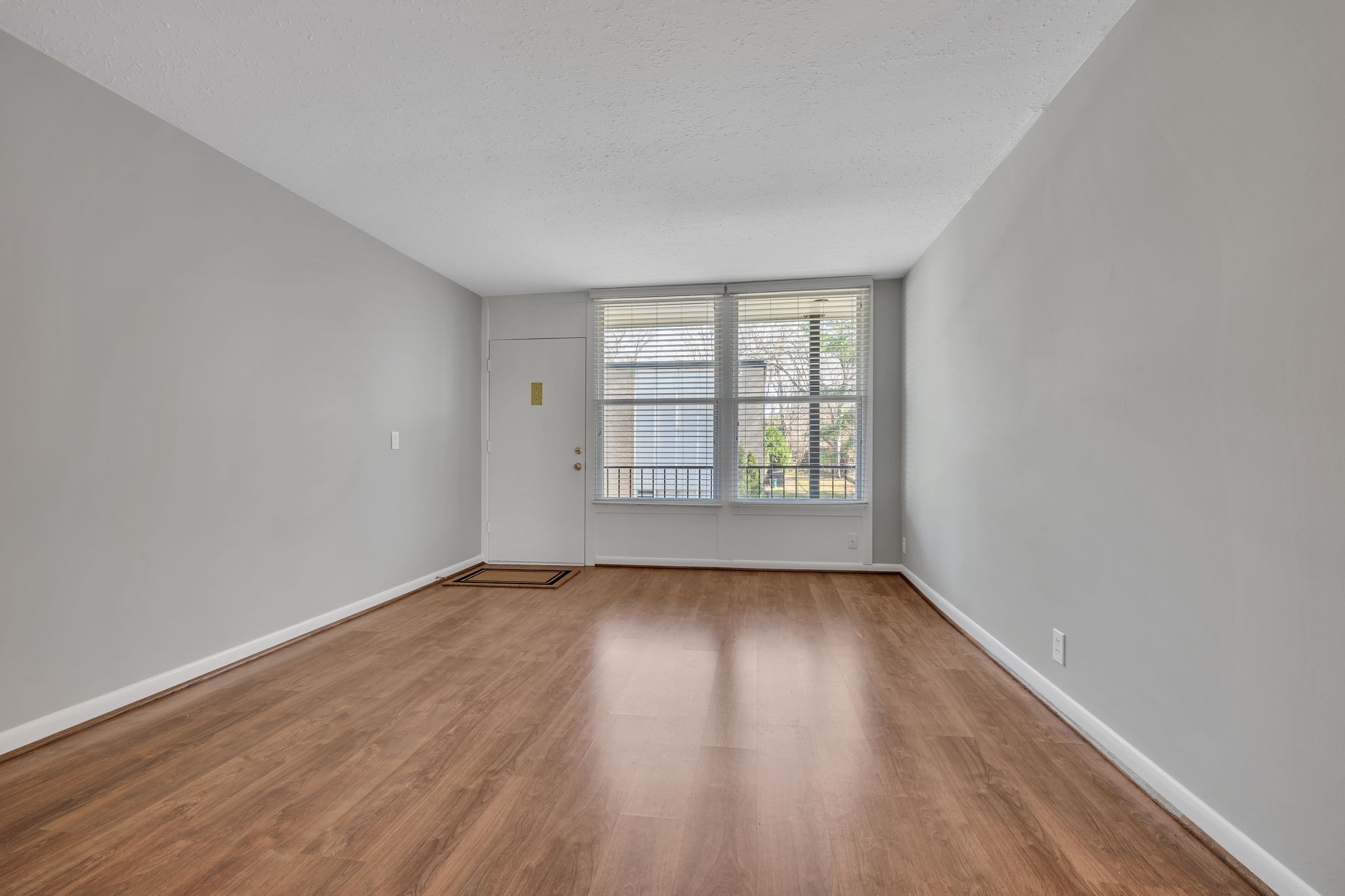 3831 West End Ave Property Photo 4