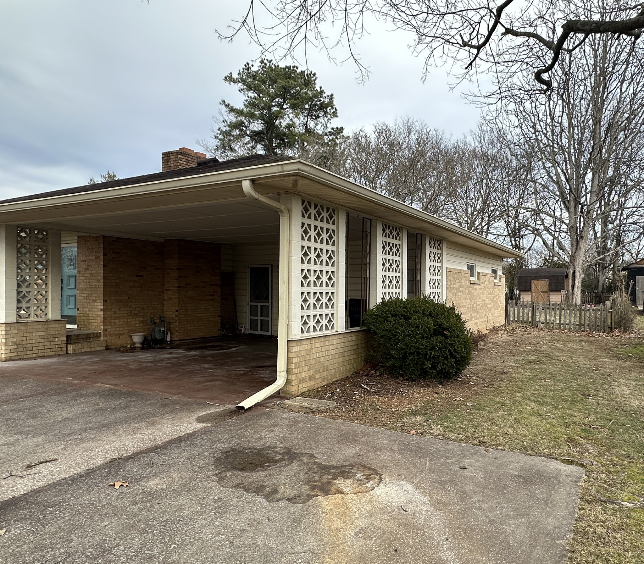 77 Nunn Blvd Property Photo 2