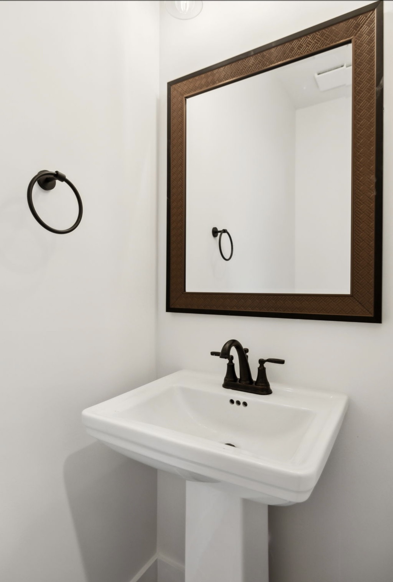 653 Shetland Dr Property Photo 28