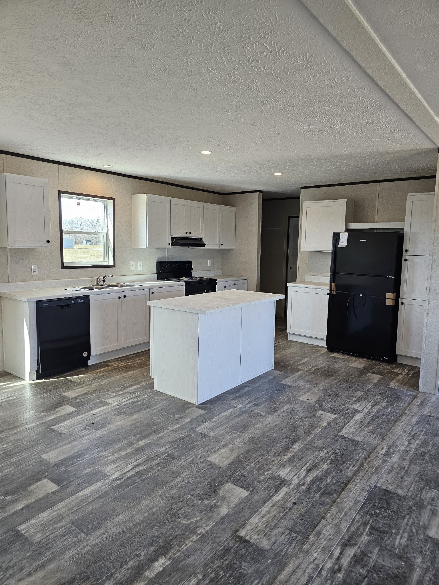 143 Bandy Rd Property Photo 2