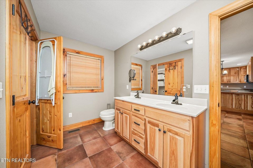 355 Joe Barnett Rd Property Photo 19