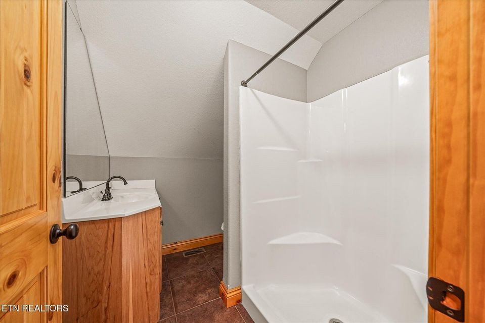 355 Joe Barnett Rd Property Photo 24