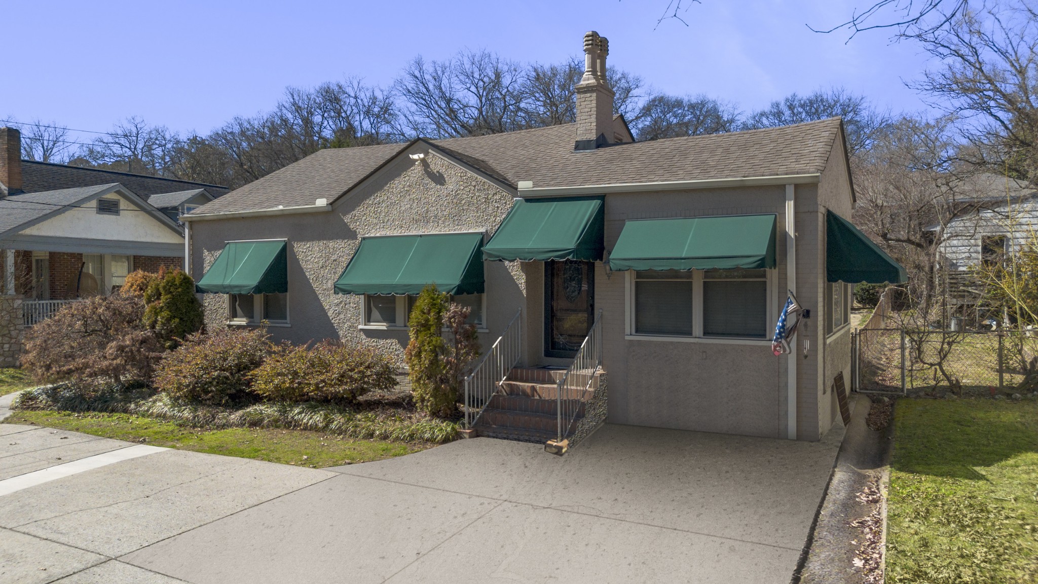 703 Belvoir Ave Property Photo