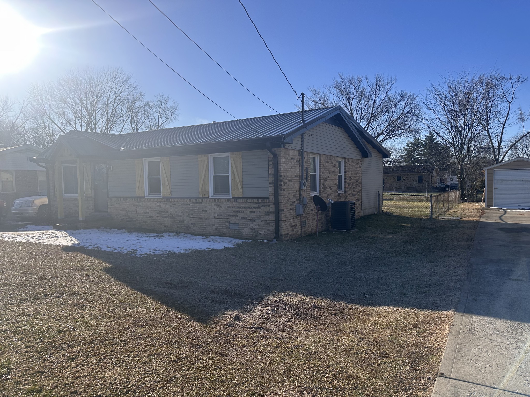 1413 Glass Ave Property Photo 2