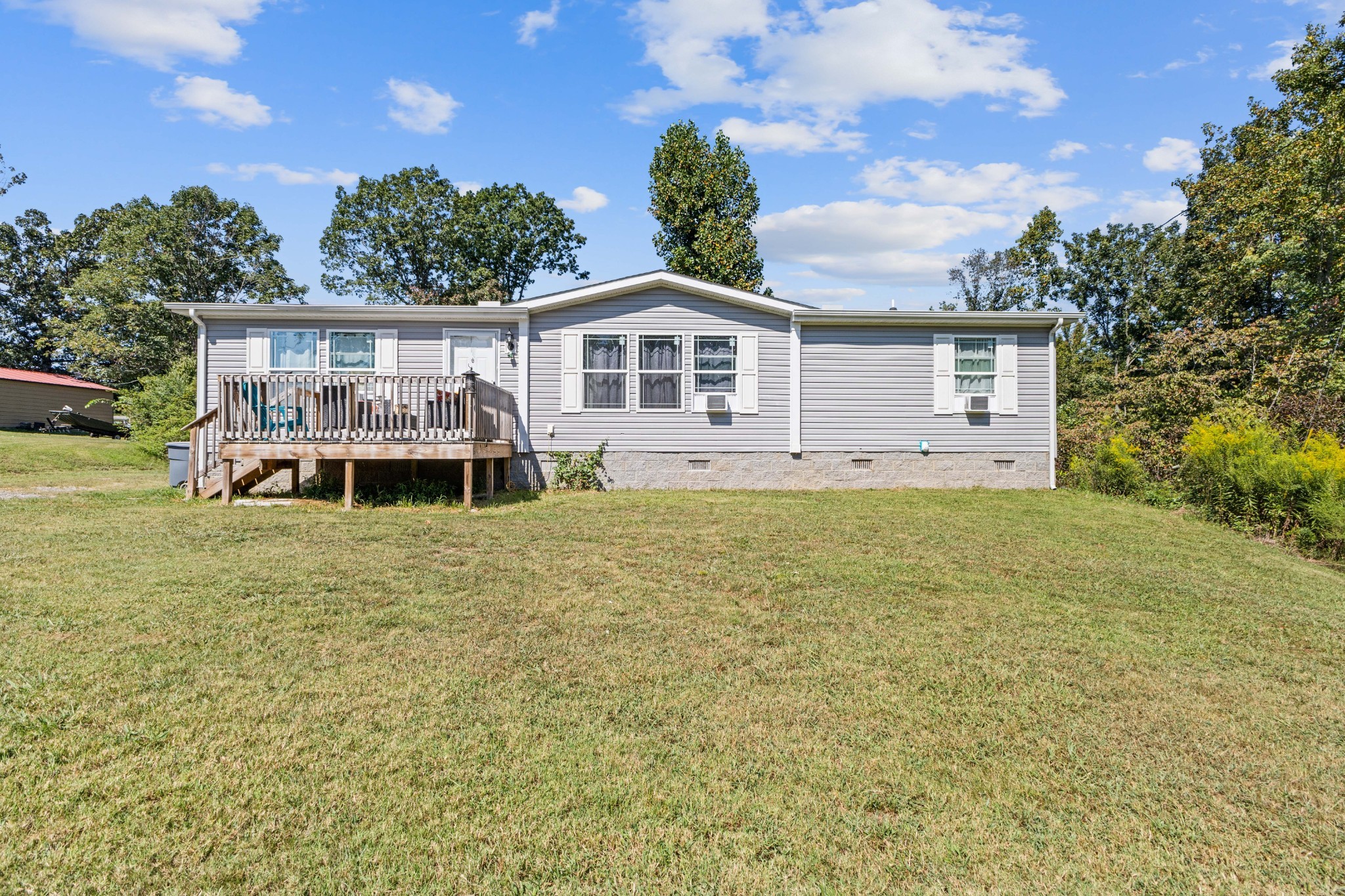 1019 Dogwood Ln Property Photo 2