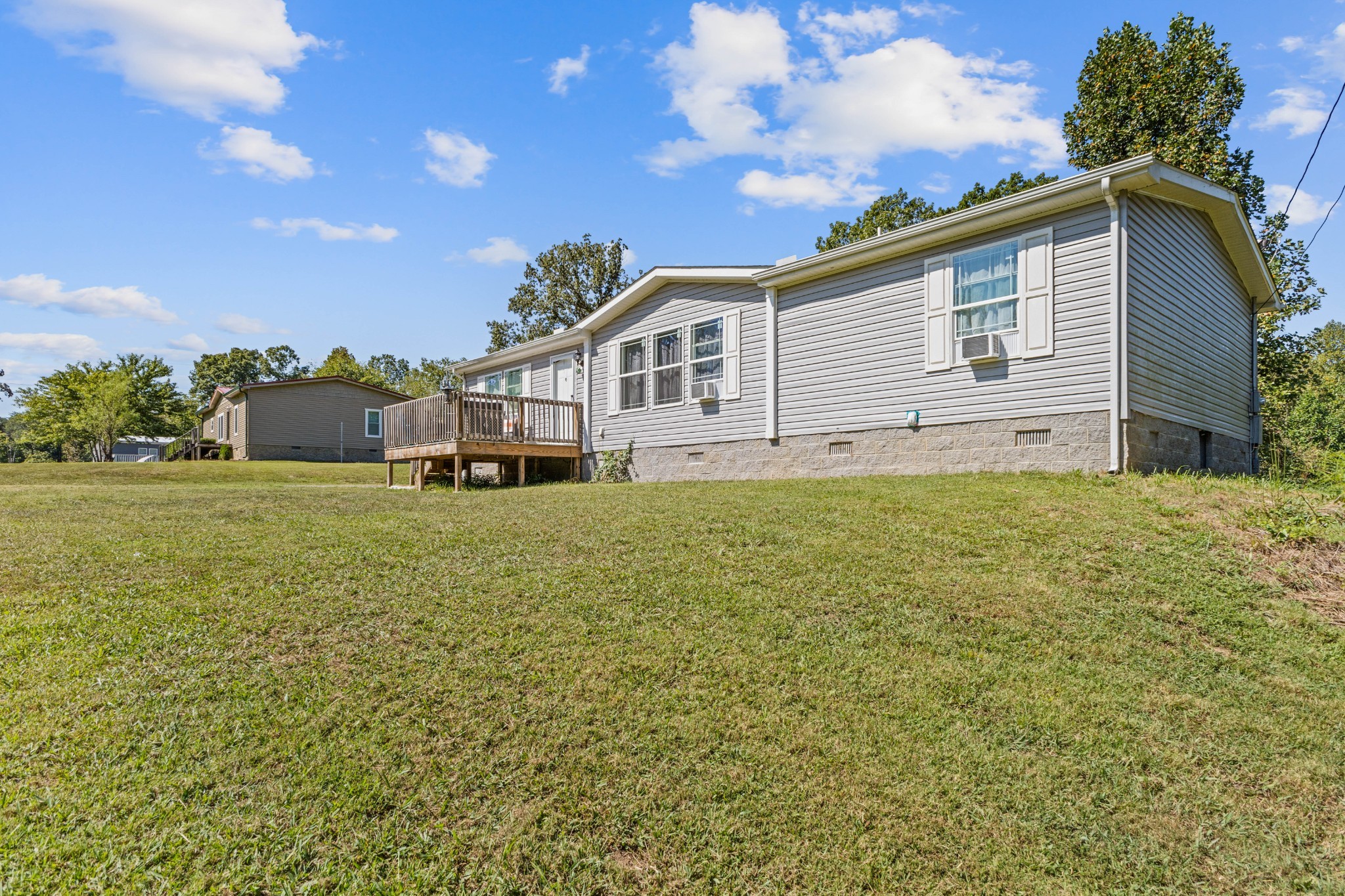 1019 Dogwood Ln Property Photo 3