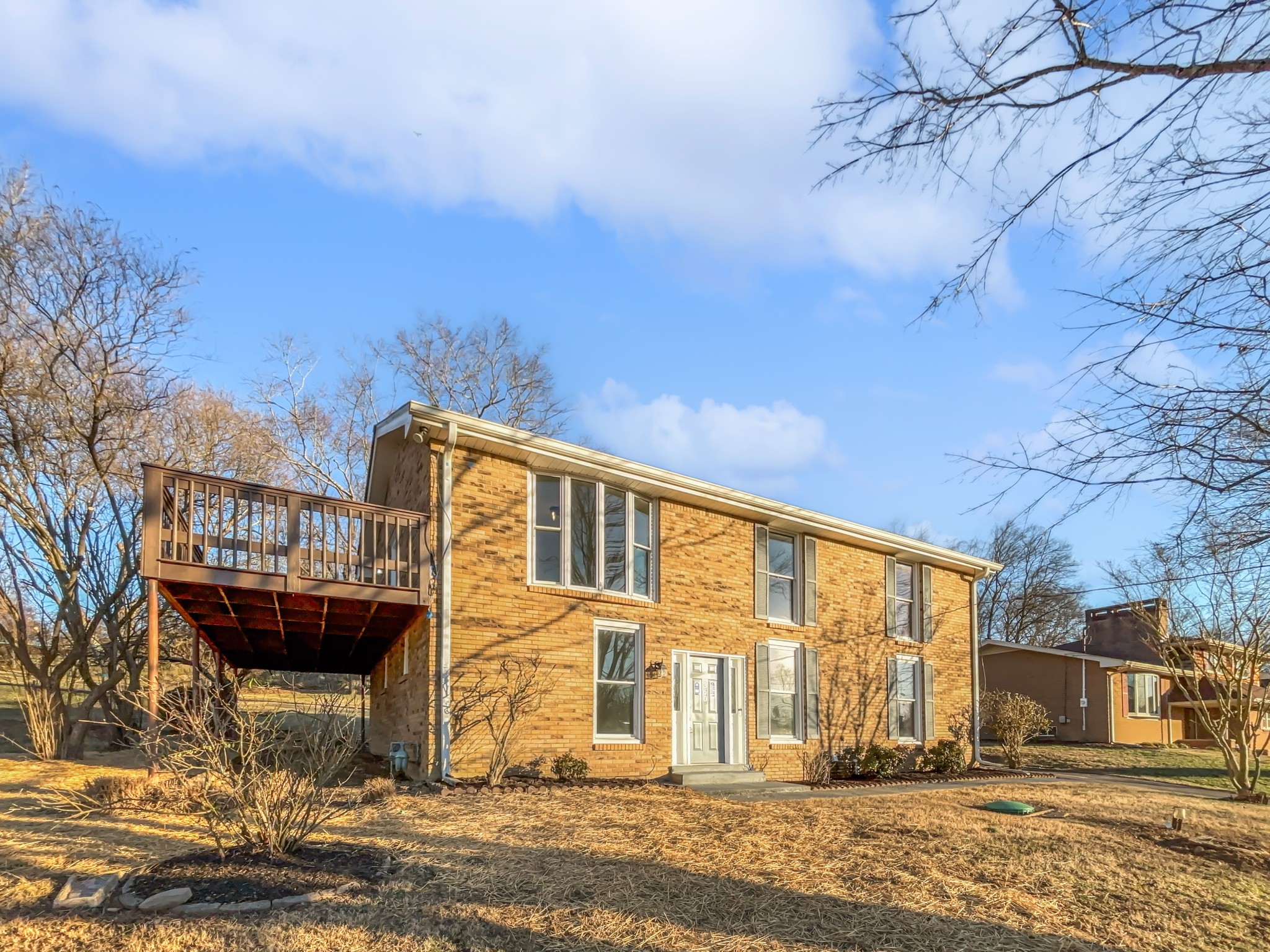 360 Lakeshore Dr Property Photo 1