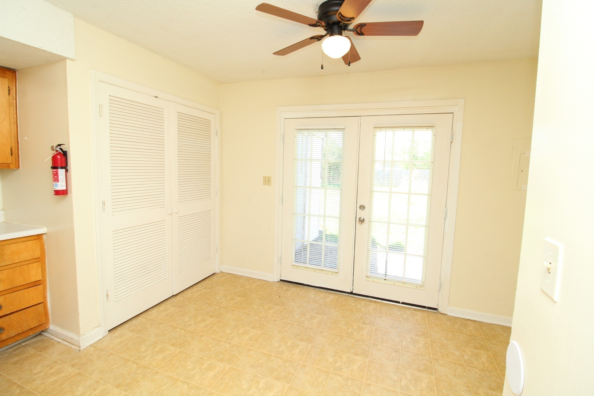 1070 Pembroke Road Property Photo 4