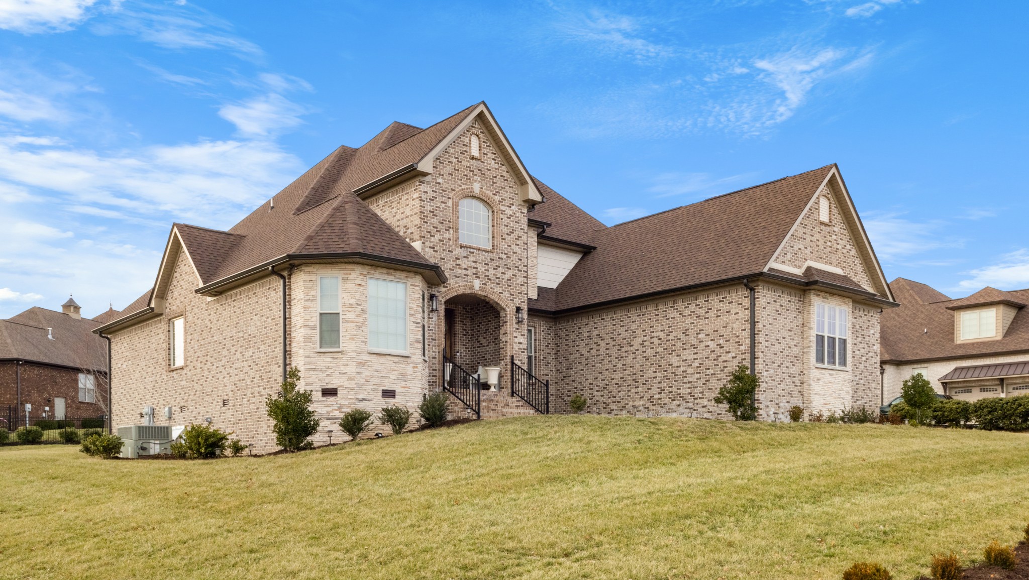 1484 Overlook Pointe Property Photo 2