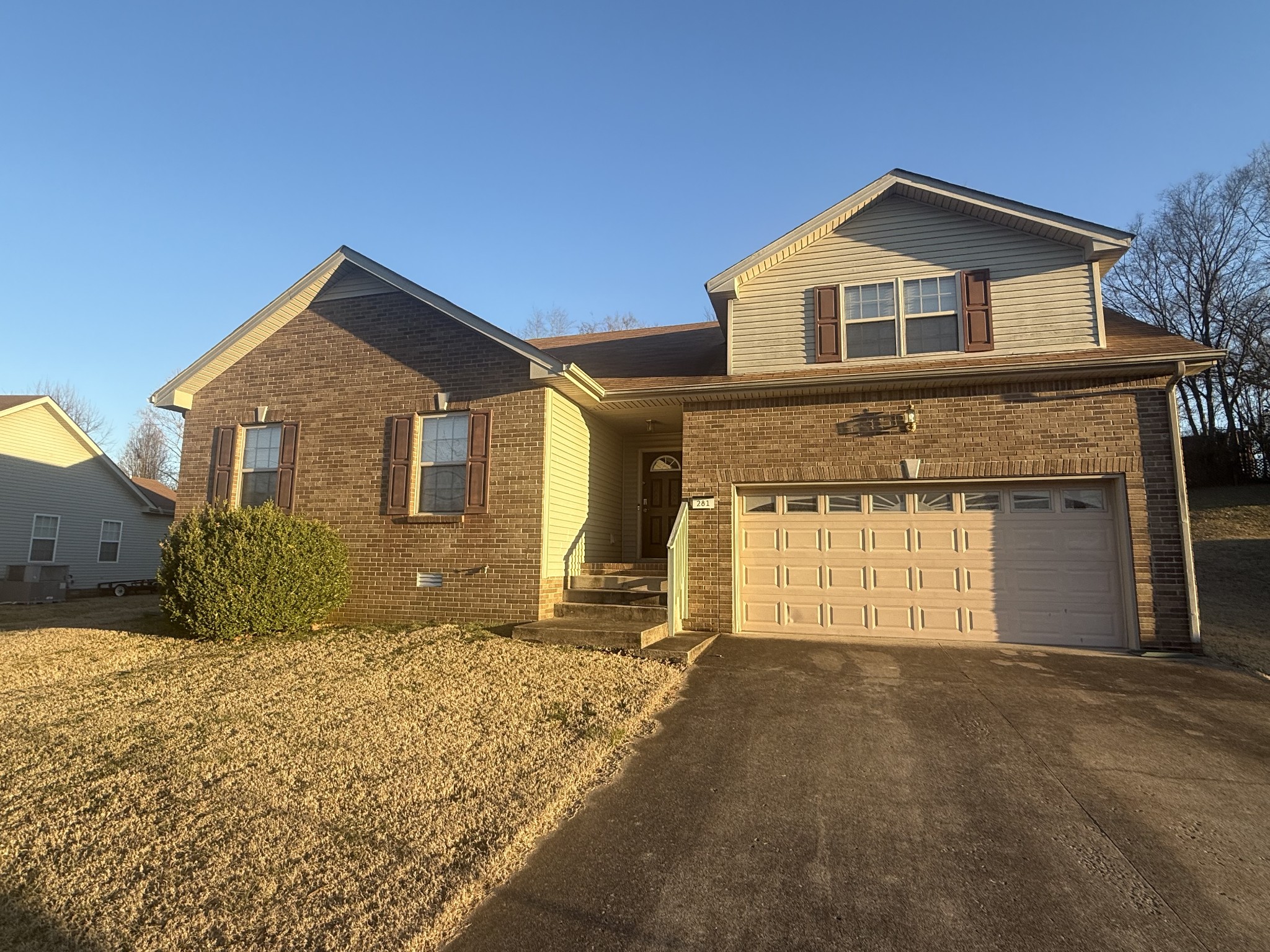 281 Harold Dr Property Photo 1