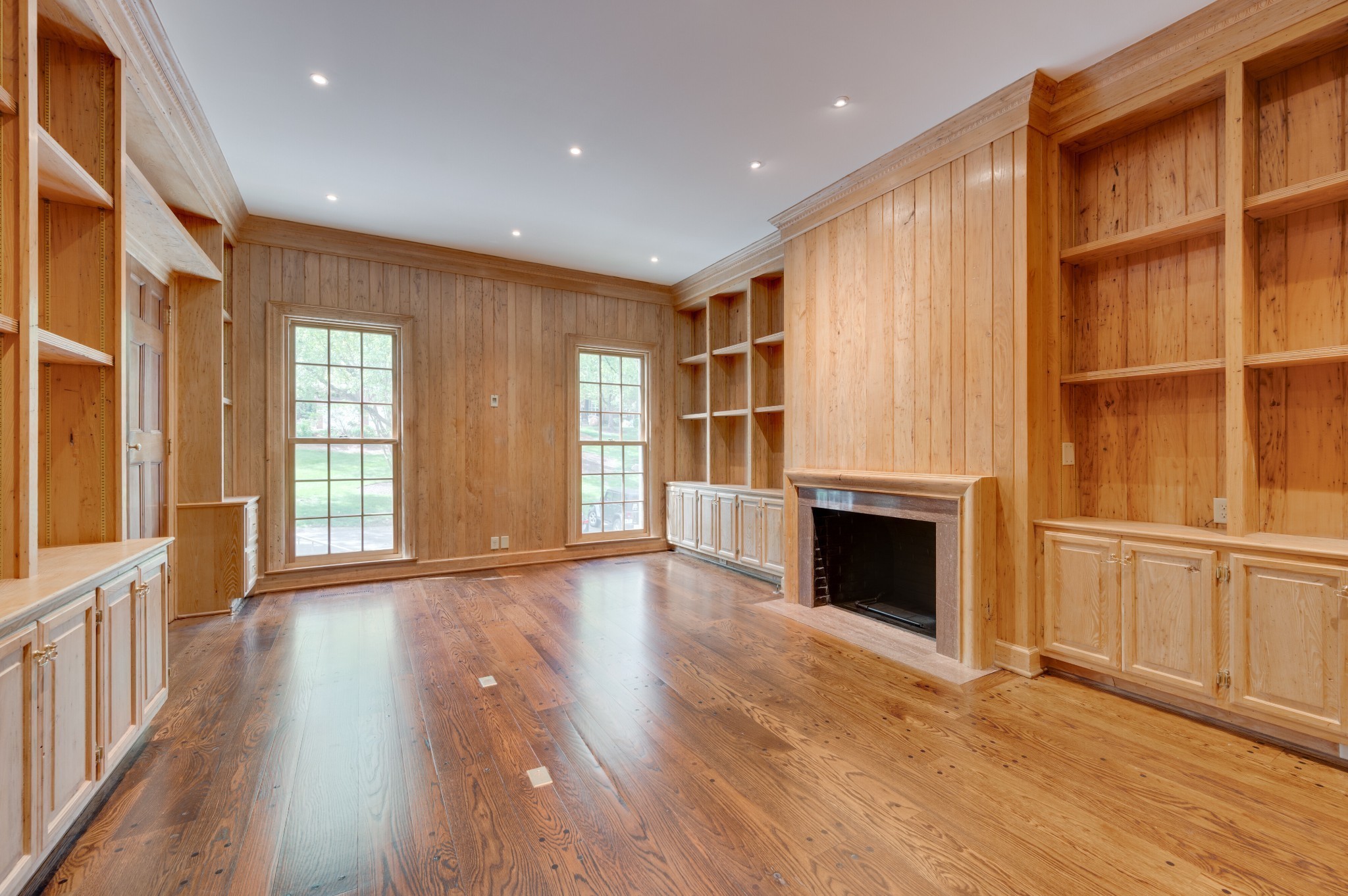 2156 Golf Club Ln Property Photo 8
