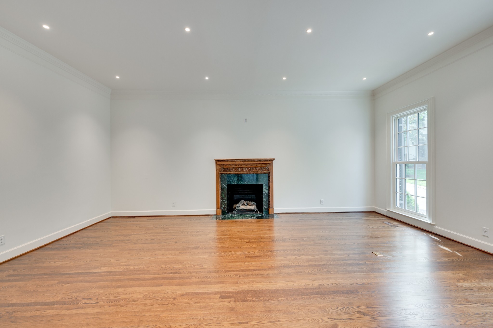 2156 Golf Club Ln Property Photo 10